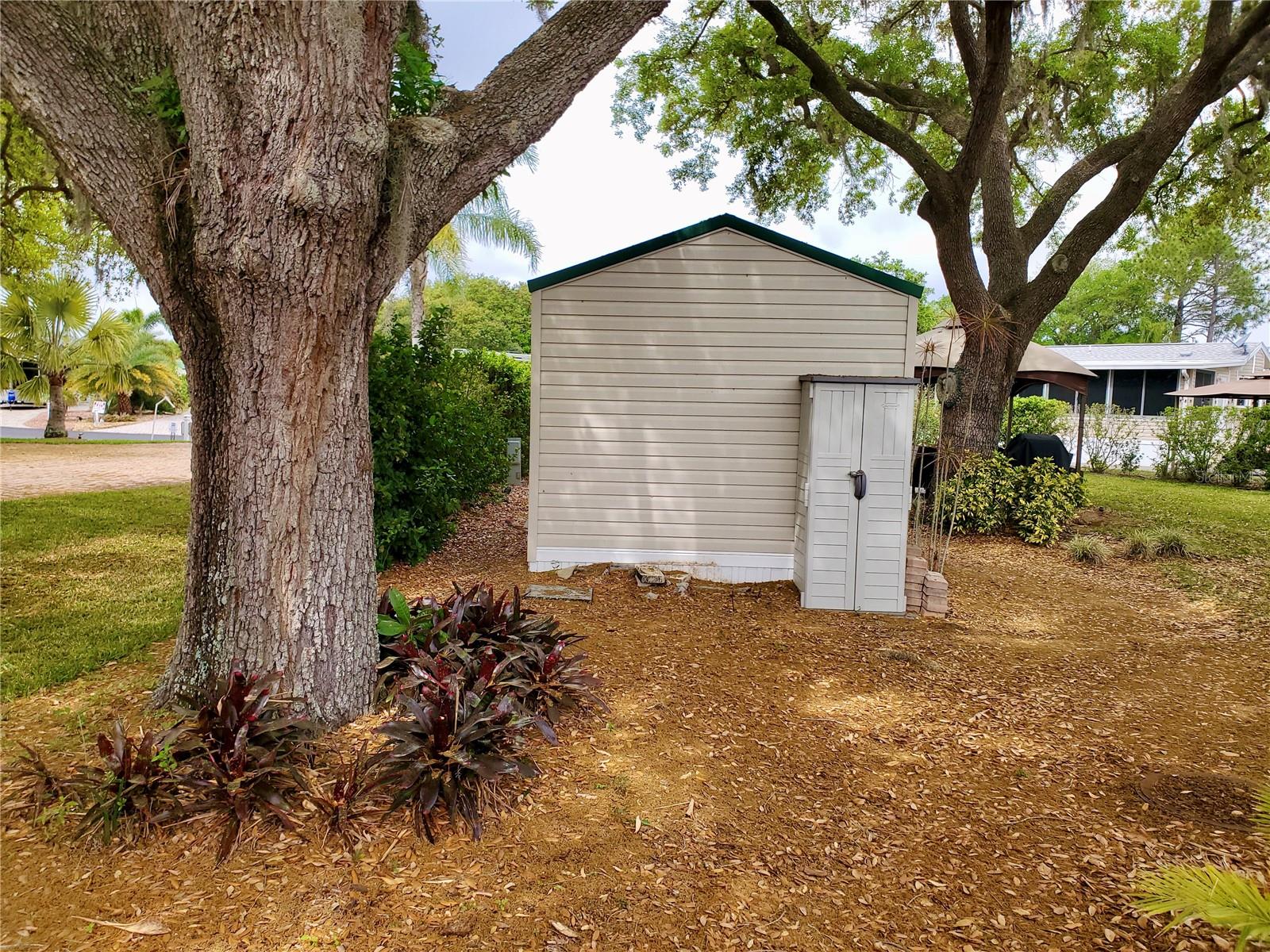 Image 5 of 20 For 16345 Cherry Tree Court