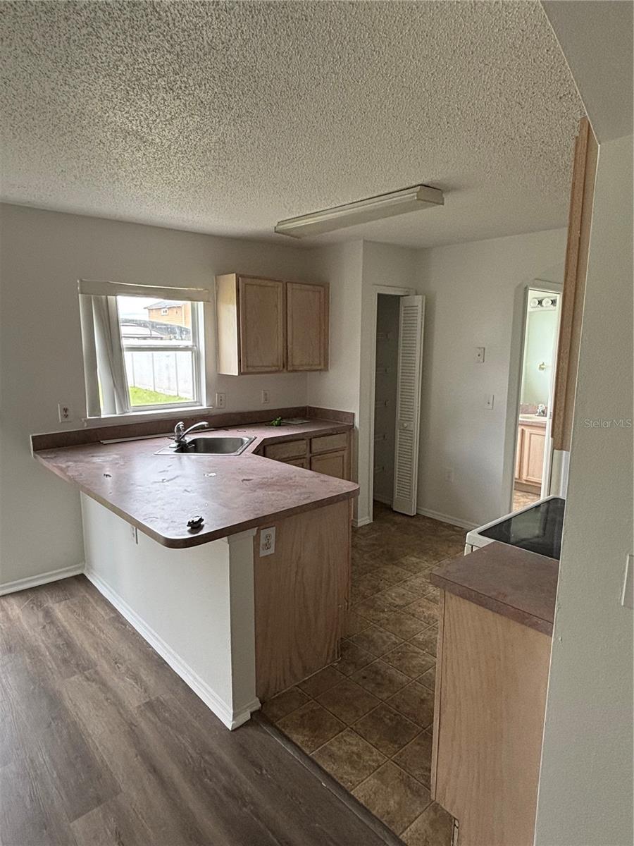 Image 10 of 31 For 1203 Carey Glen Circle