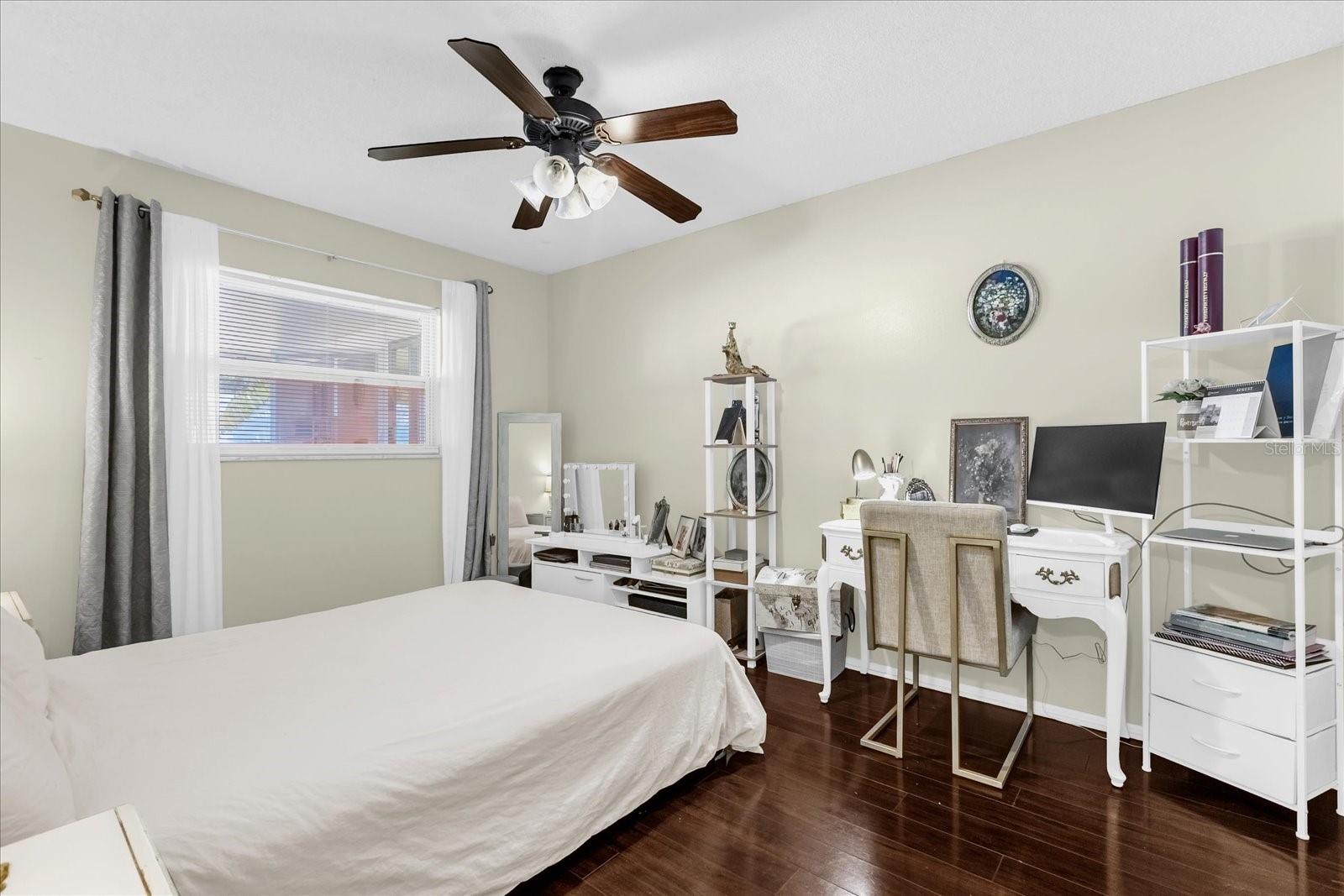 Image 10 of 31 For 5012 The Oaks Circle