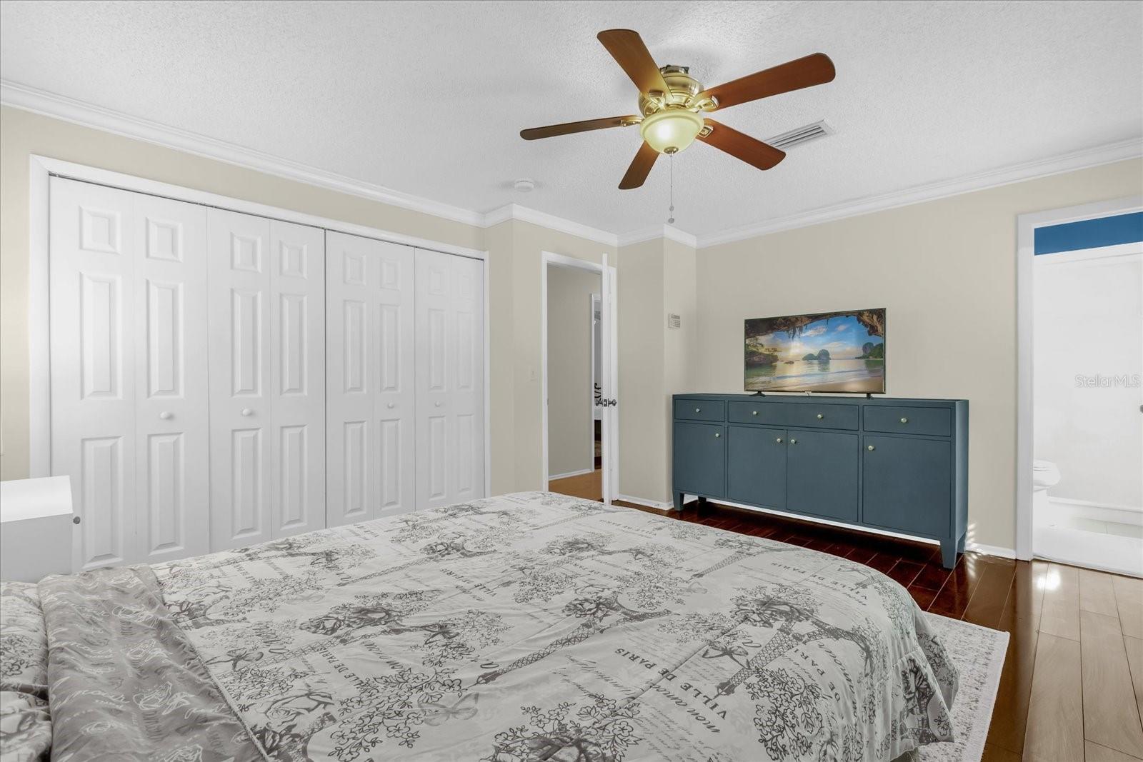 Image 17 of 31 For 5012 The Oaks Circle