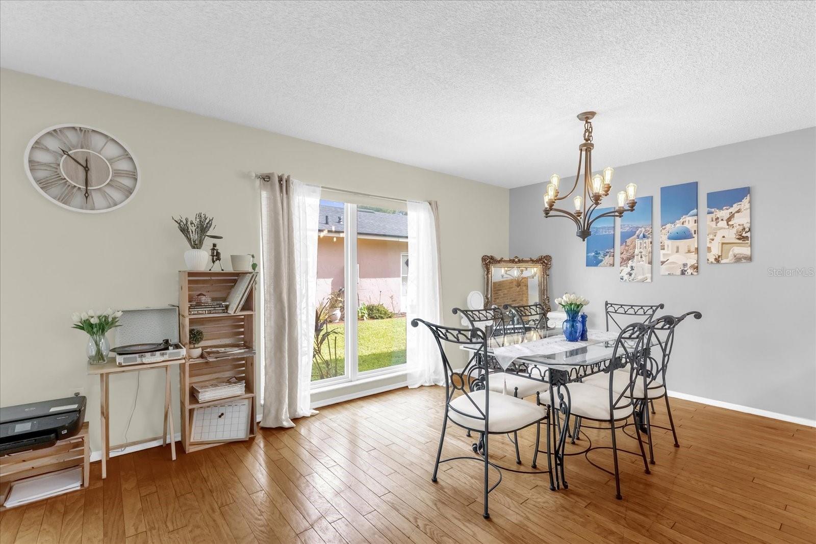 Image 6 of 31 For 5012 The Oaks Circle