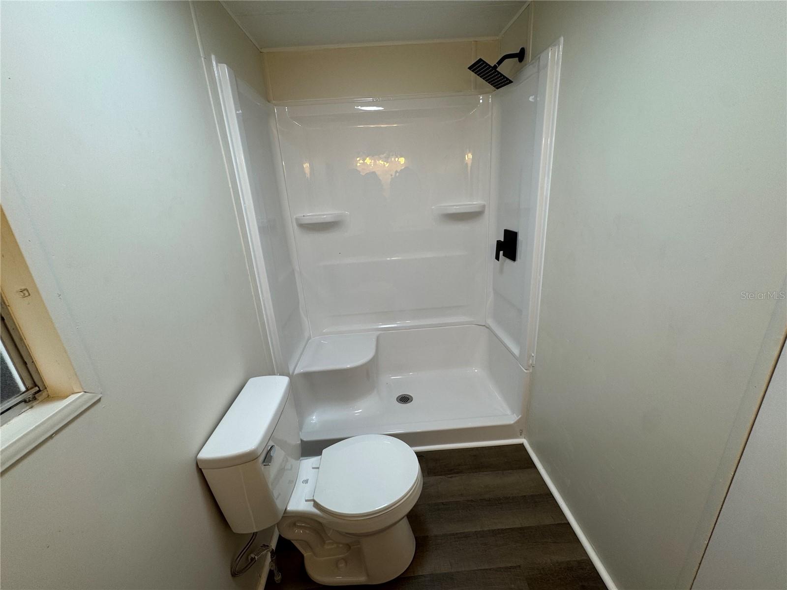 Listing photo id 30 for 8210 Cove Point