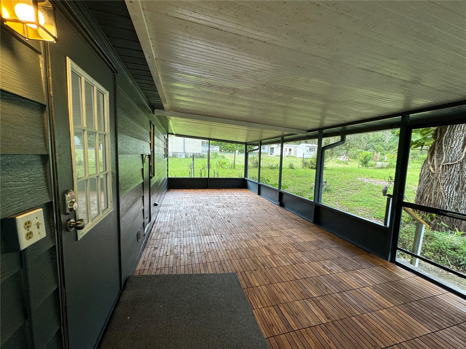 Listing photo id 32 for 8210 Cove Point