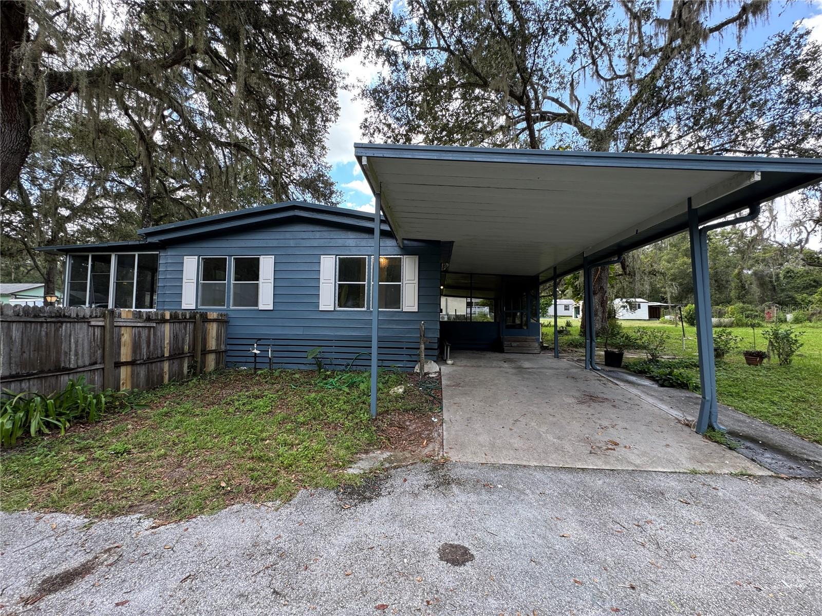 Listing photo id 34 for 8210 Cove Point