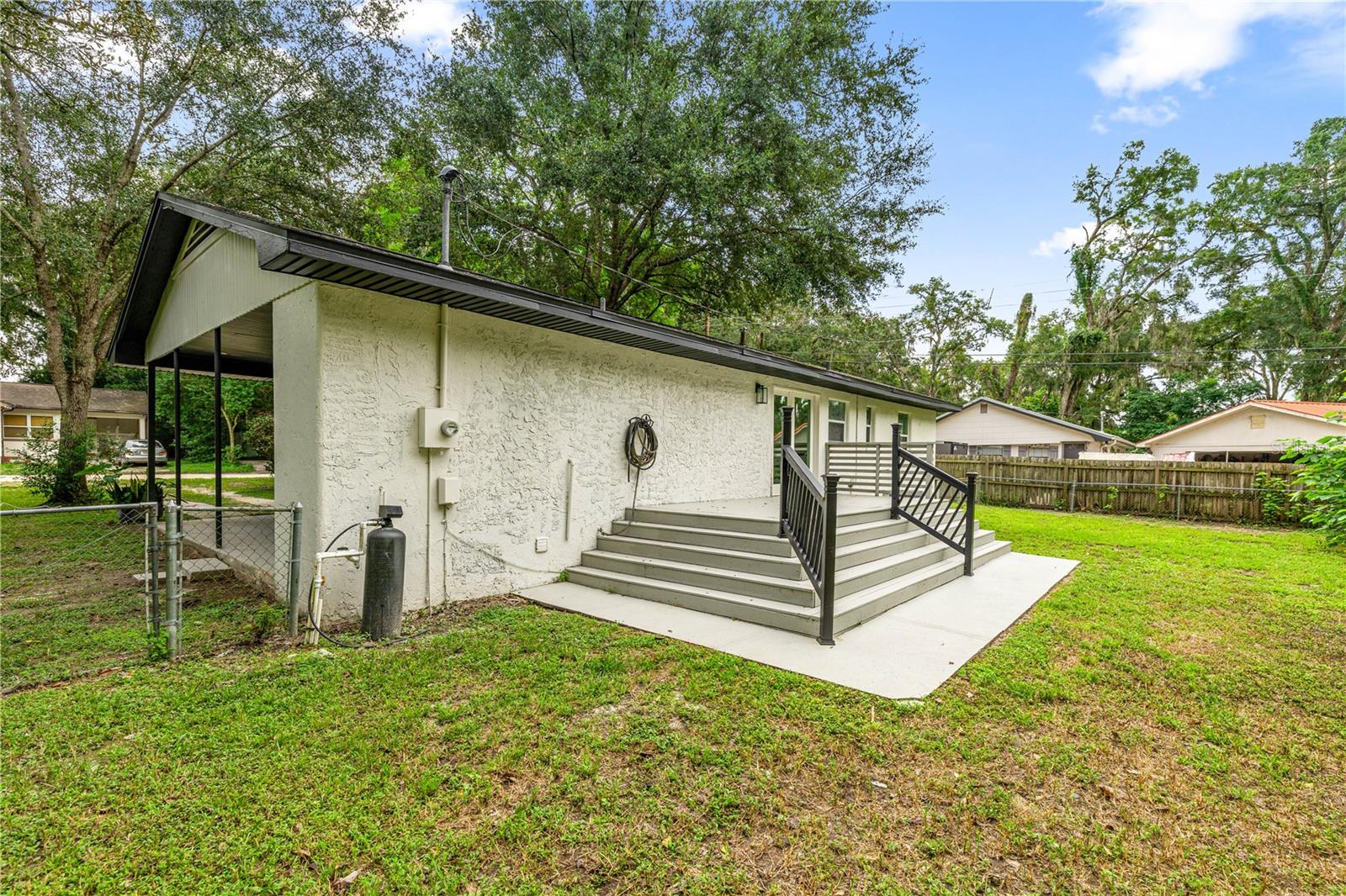 Image 16 of 25 For 11572 60th Avenue
