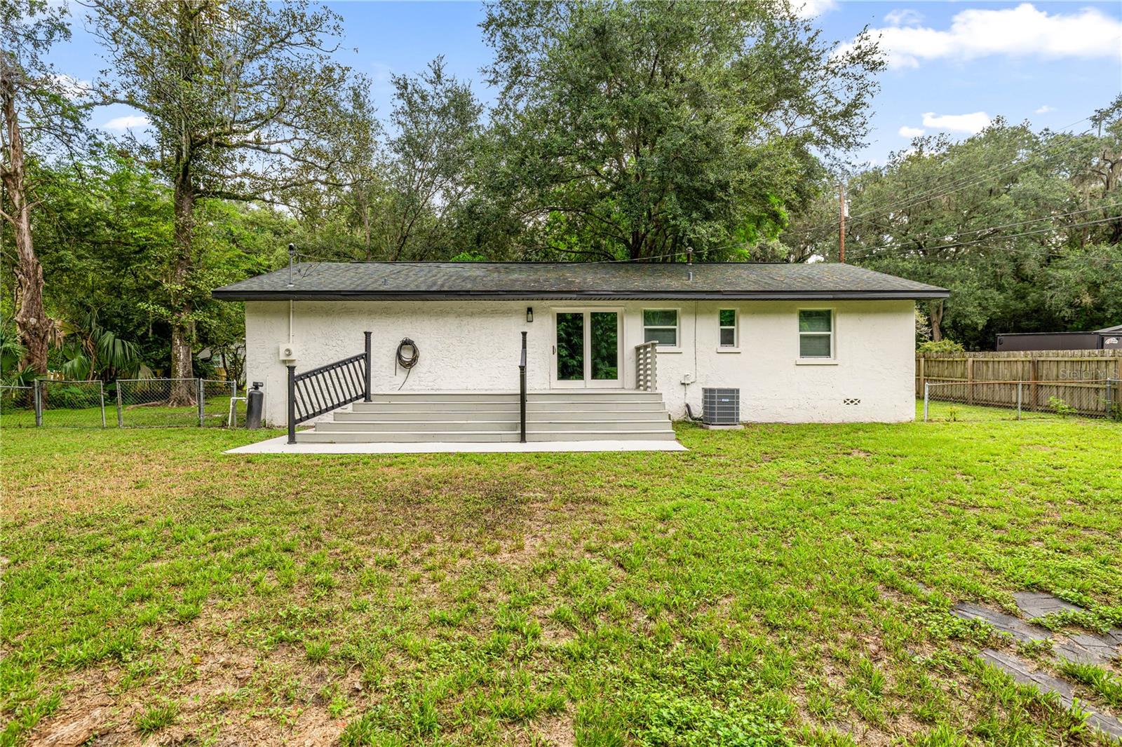 Image 17 of 25 For 11572 60th Avenue