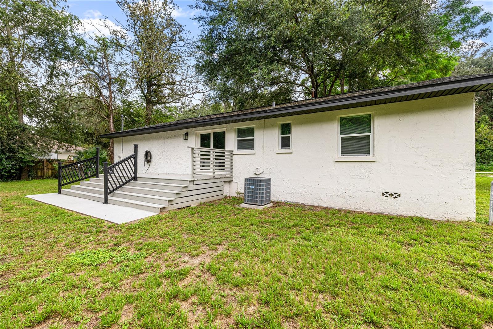 Image 18 of 25 For 11572 60th Avenue
