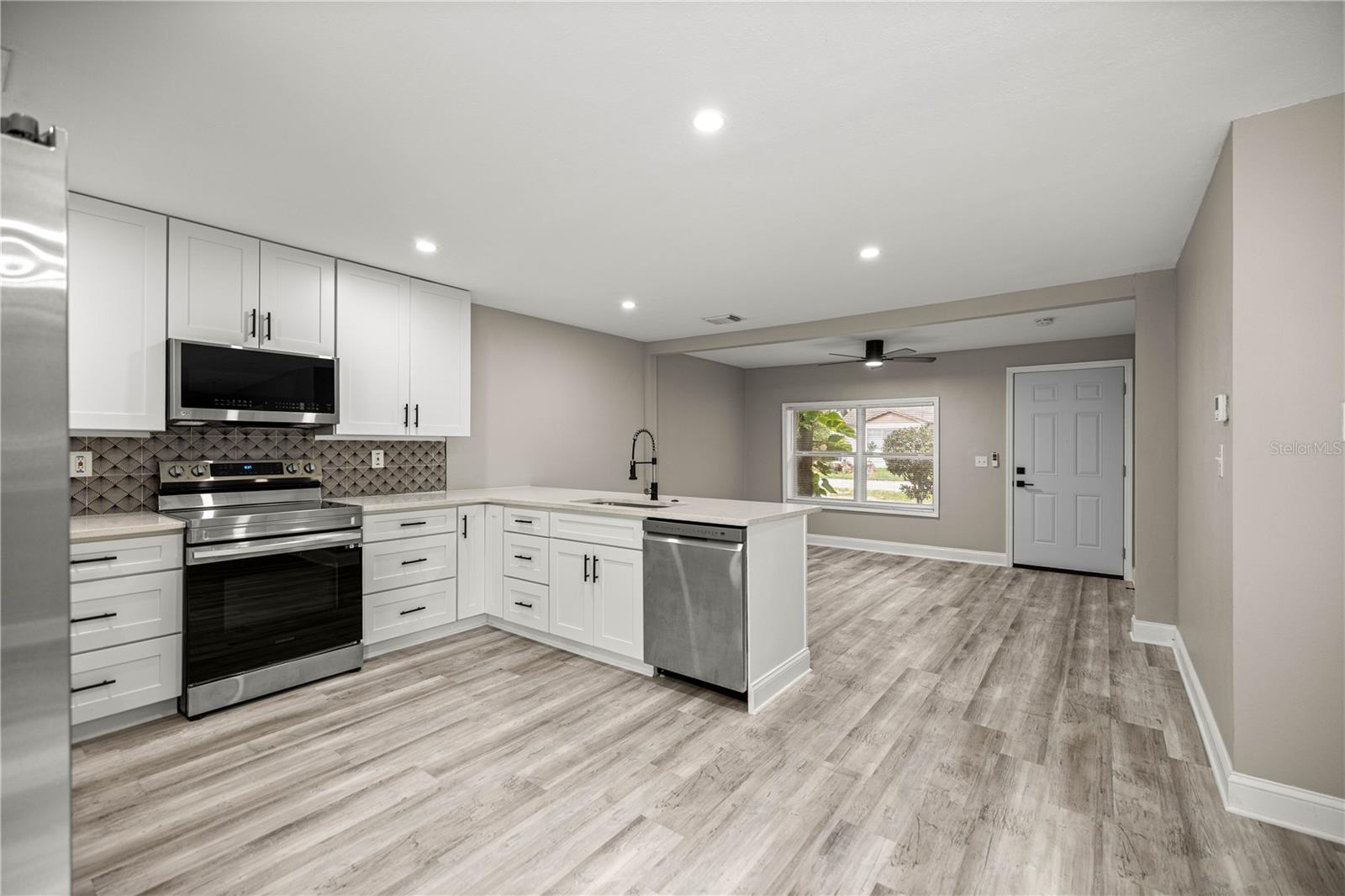 Image 2 of 25 For 11572 60th Avenue