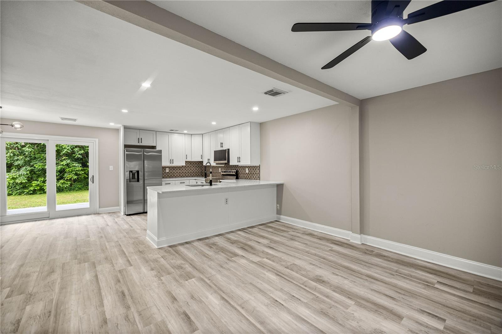 Image 3 of 25 For 11572 60th Avenue