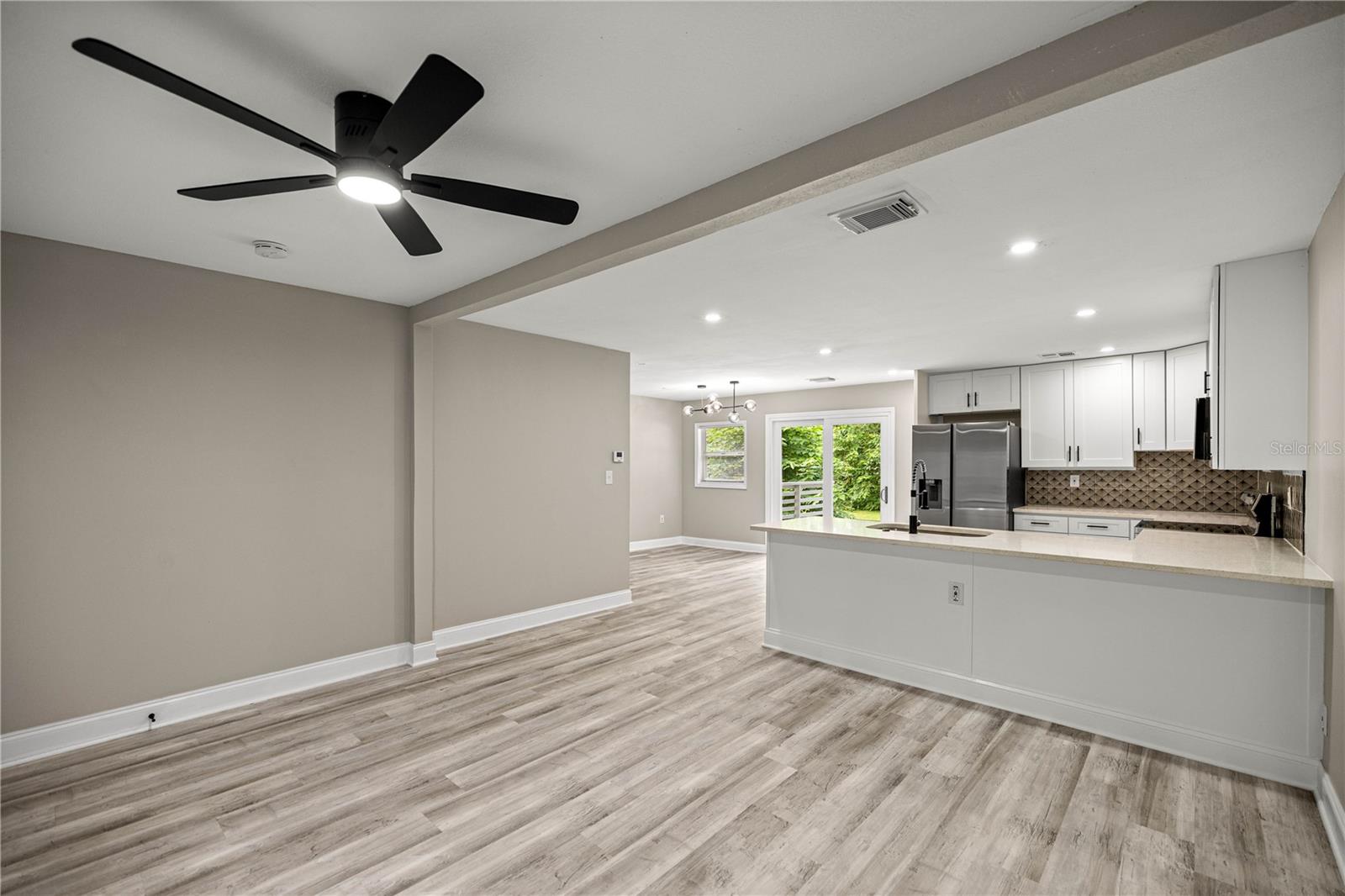 Image 5 of 25 For 11572 60th Avenue