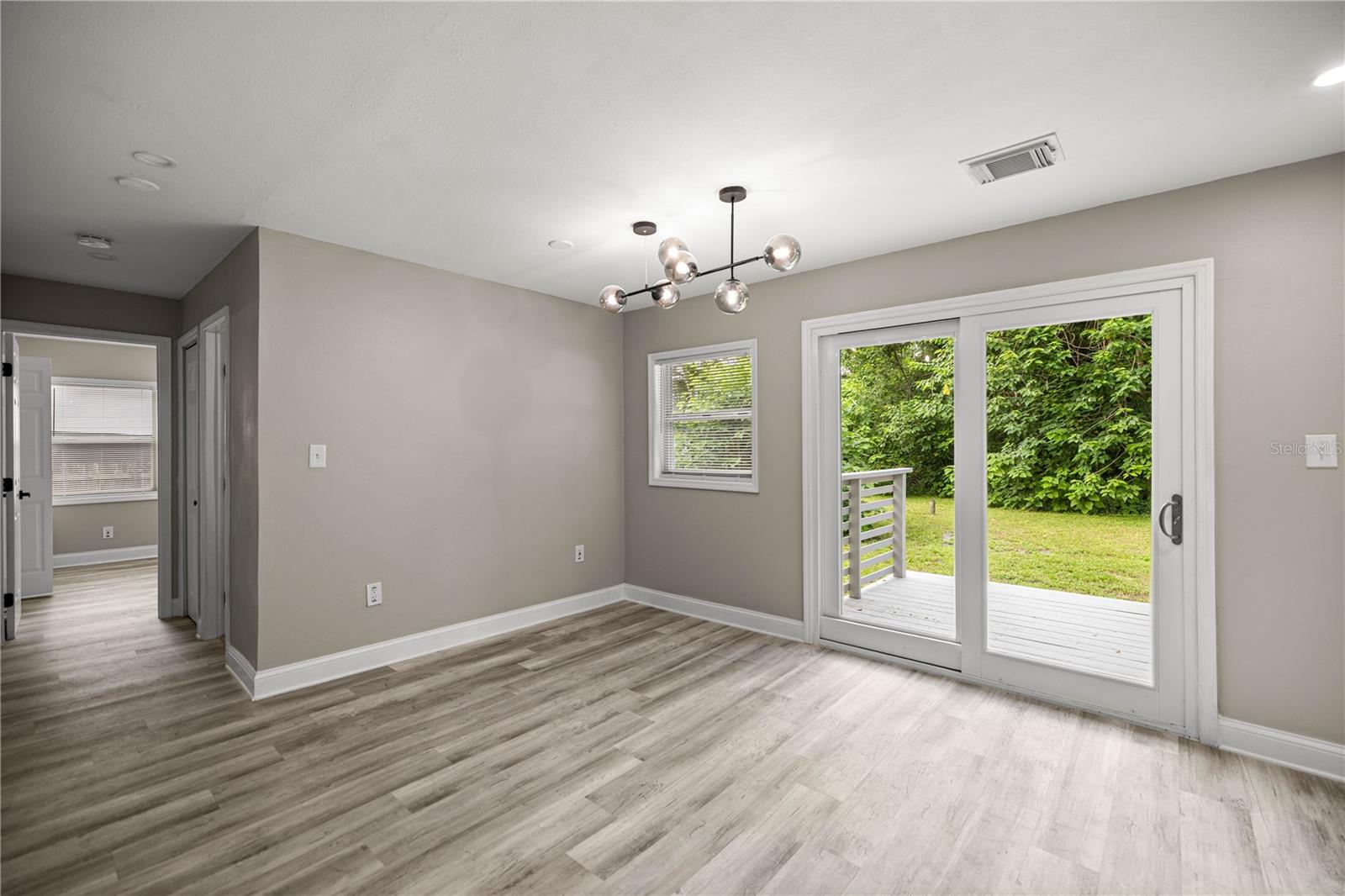 Image 6 of 25 For 11572 60th Avenue