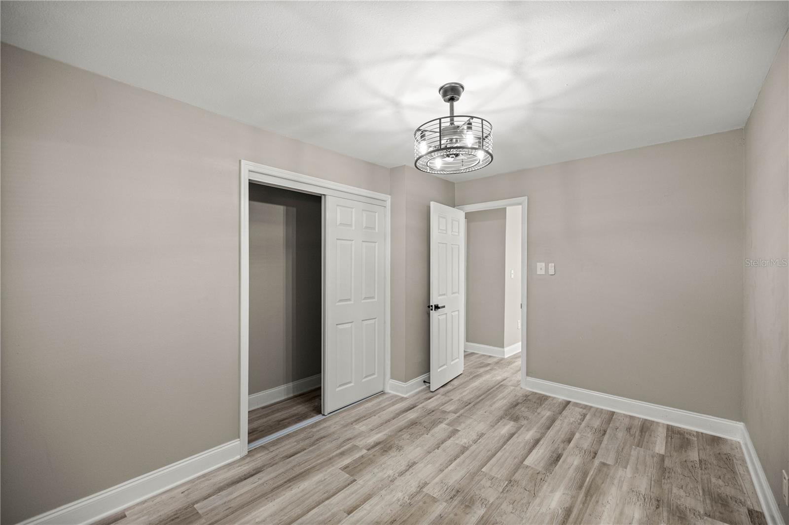 Image 9 of 25 For 11572 60th Avenue