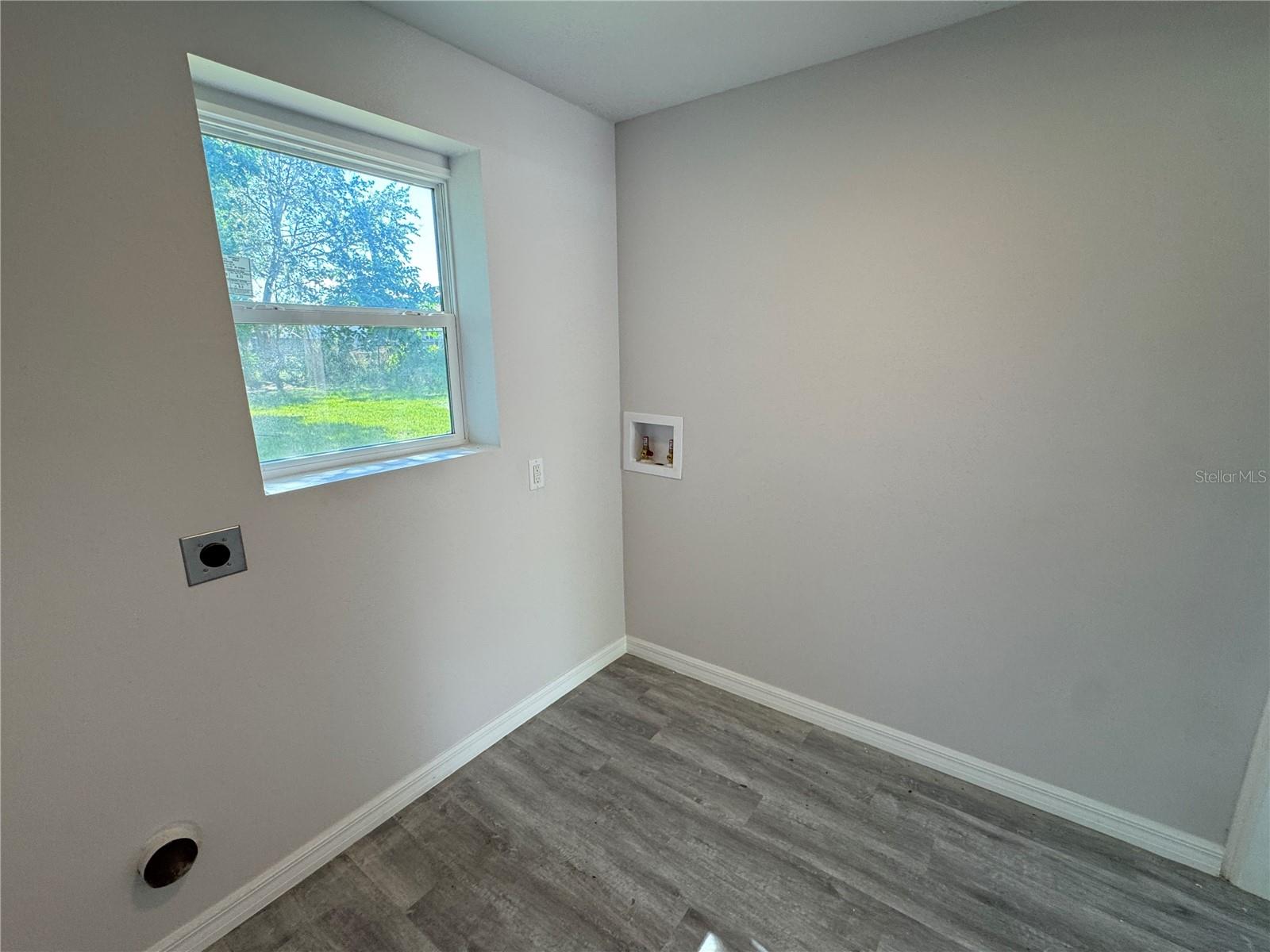 Image 4 of 30 For 513 Orange Street