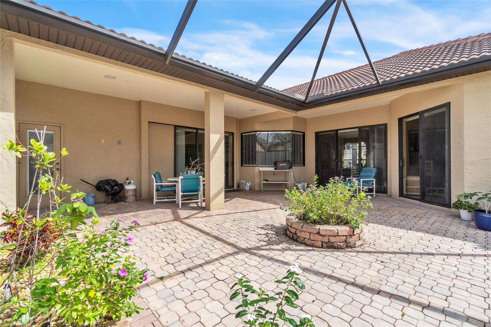 Image 14 of 37 For 2921 Falconhill Drive