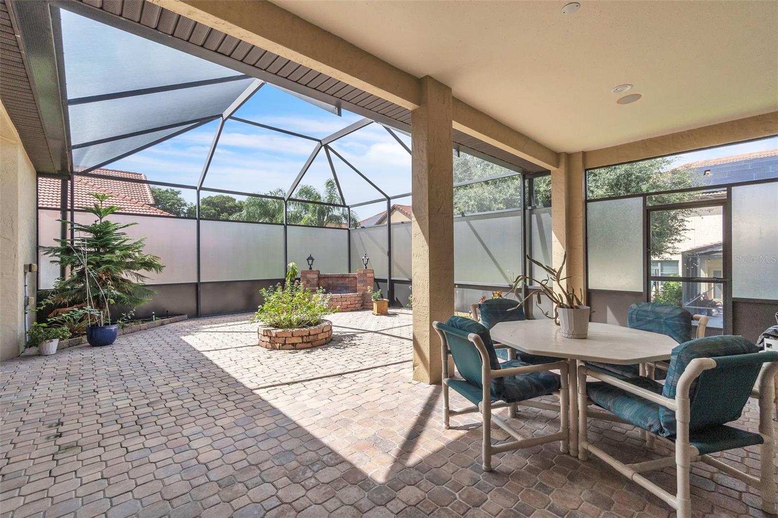Image 15 of 37 For 2921 Falconhill Drive