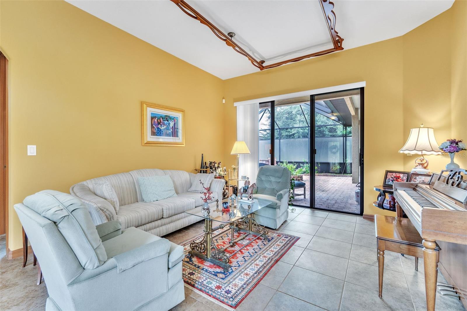 Image 17 of 37 For 2921 Falconhill Drive