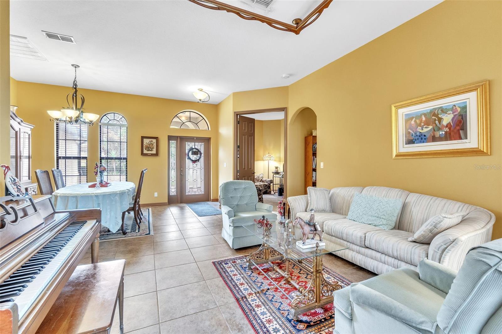 Image 18 of 37 For 2921 Falconhill Drive
