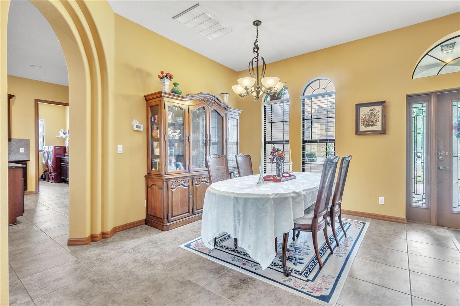 Image 19 of 37 For 2921 Falconhill Drive