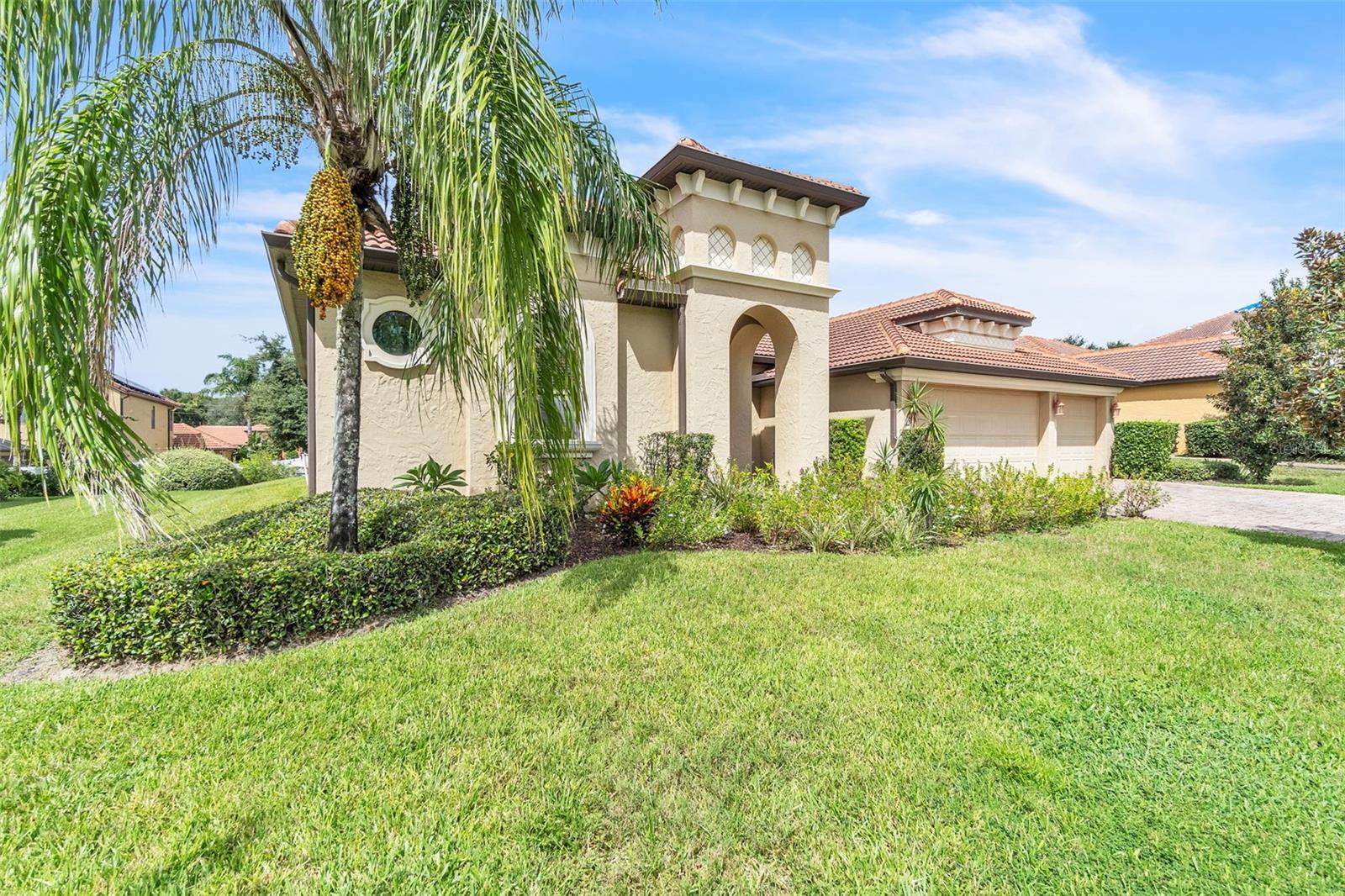 Image 2 of 37 For 2921 Falconhill Drive