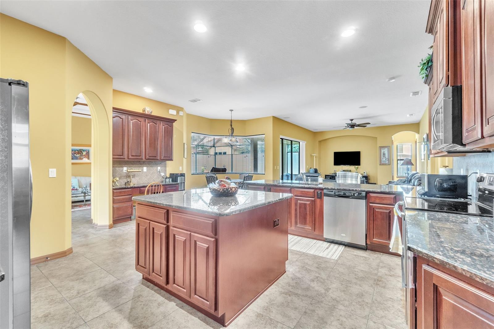 Image 22 of 37 For 2921 Falconhill Drive