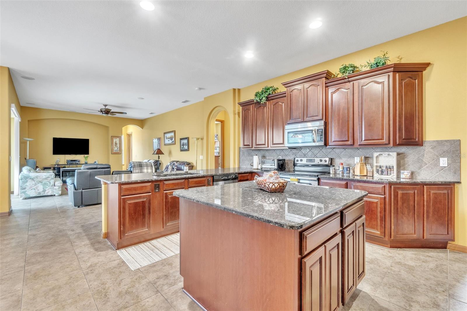 Image 23 of 37 For 2921 Falconhill Drive