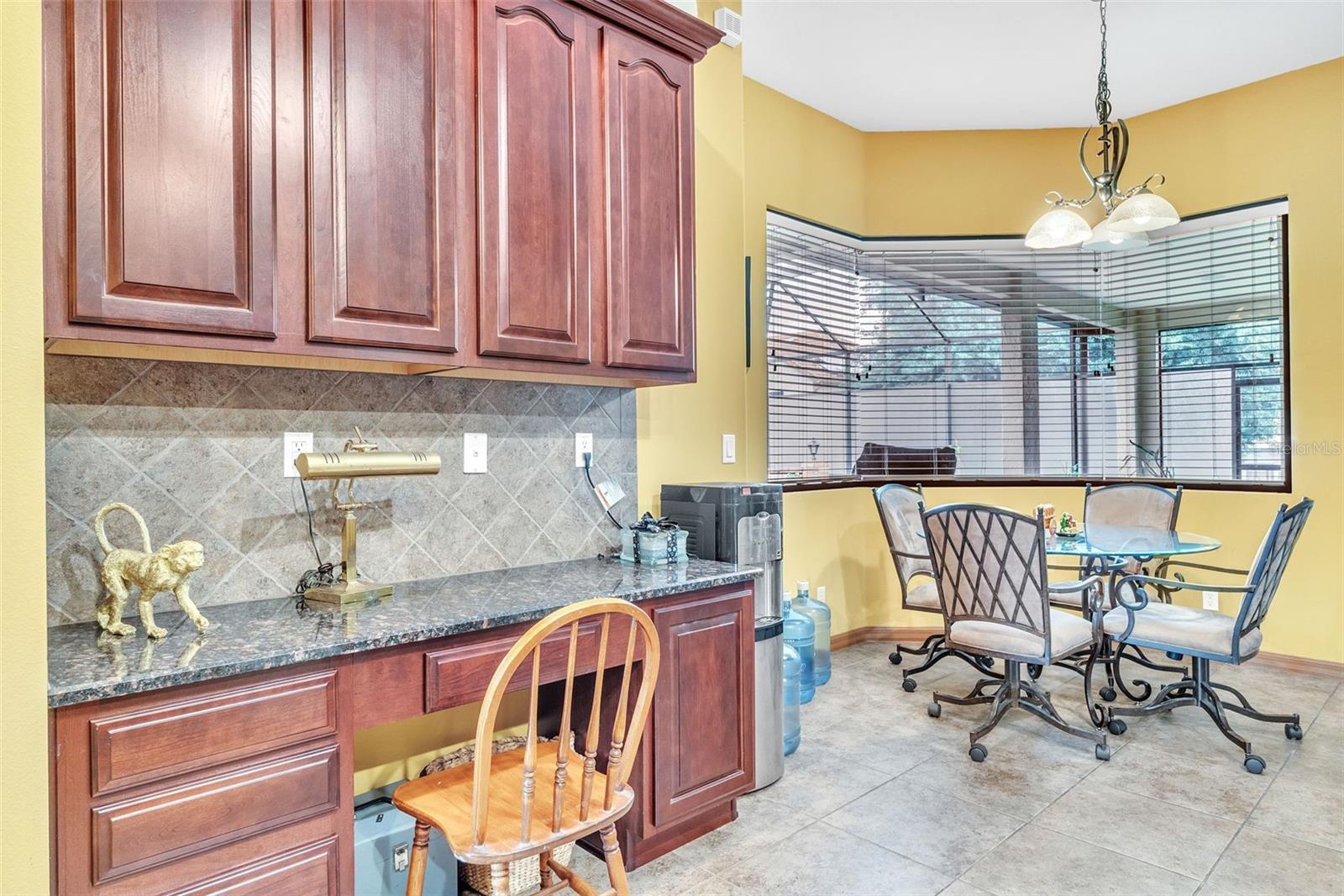 Image 24 of 37 For 2921 Falconhill Drive