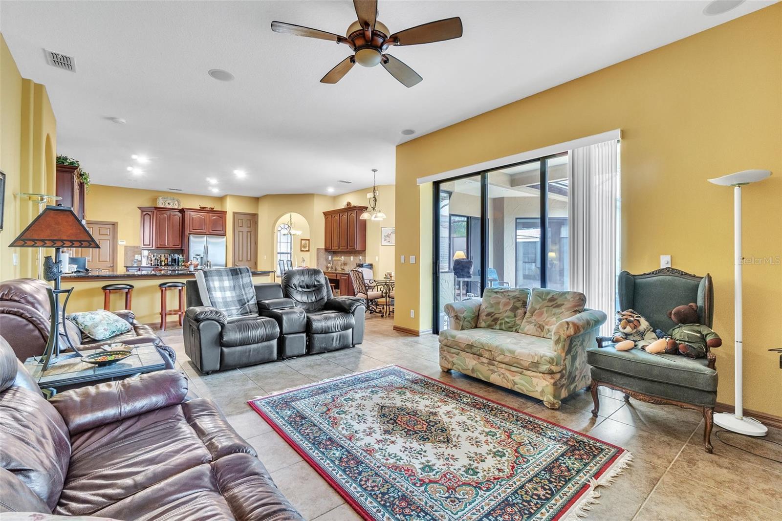 Image 29 of 37 For 2921 Falconhill Drive