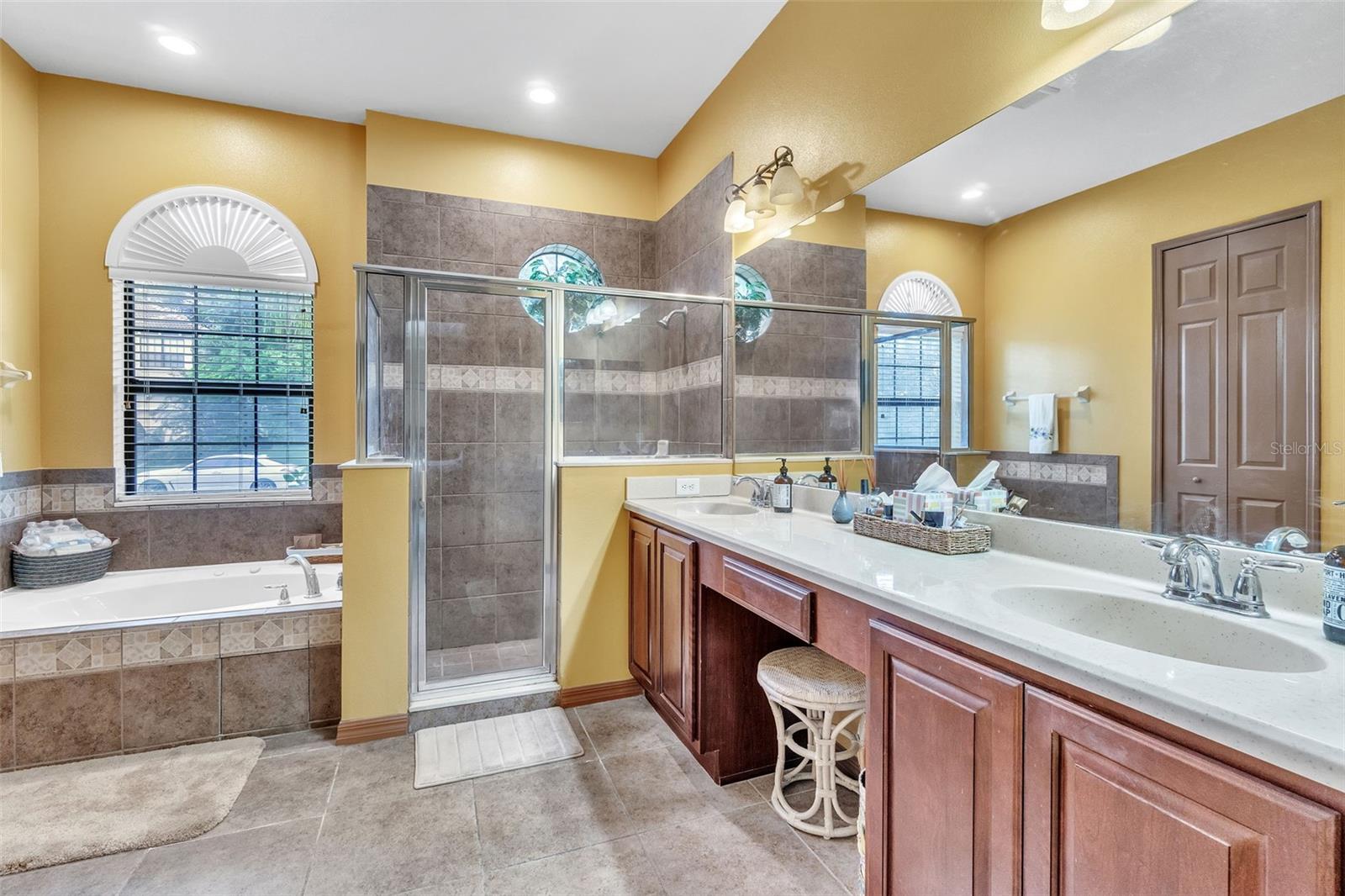 Image 35 of 37 For 2921 Falconhill Drive