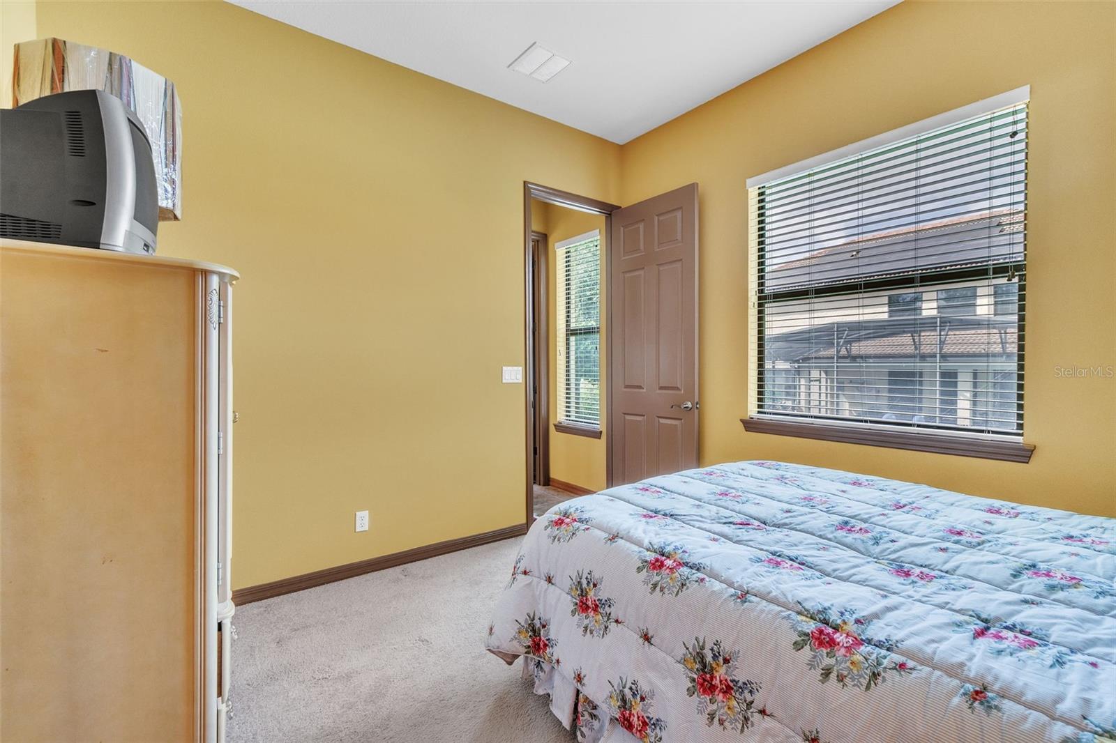 Image 7 of 37 For 2921 Falconhill Drive