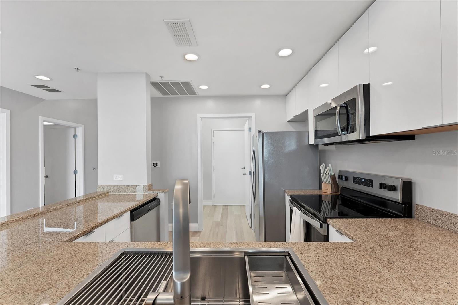 Image 10 of 49 For 525 Jackson Street 705