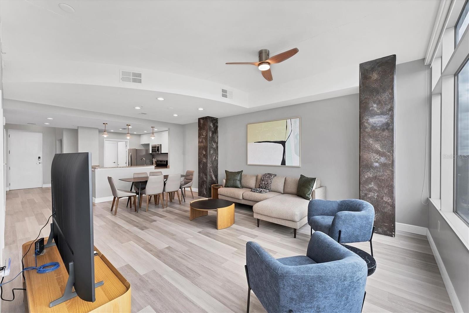 Image 8 of 49 For 525 Jackson Street 705