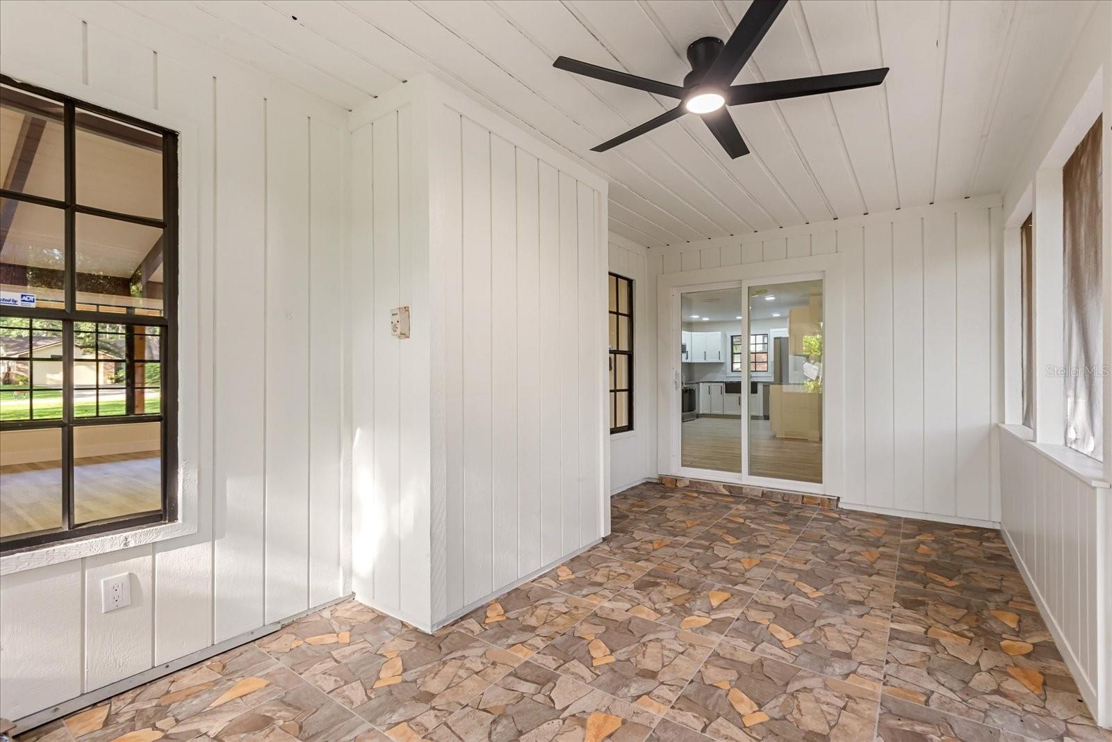 Image 23 of 33 For 643 Princewood Drive