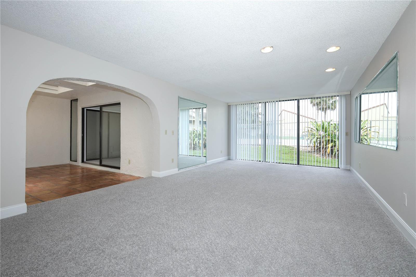 Image 13 of 43 For 633 Desoto Drive