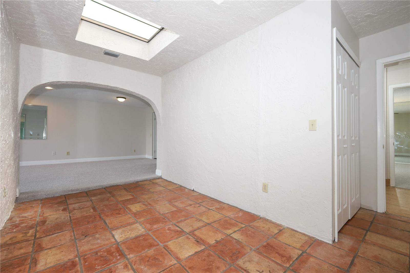 Image 18 of 43 For 633 Desoto Drive