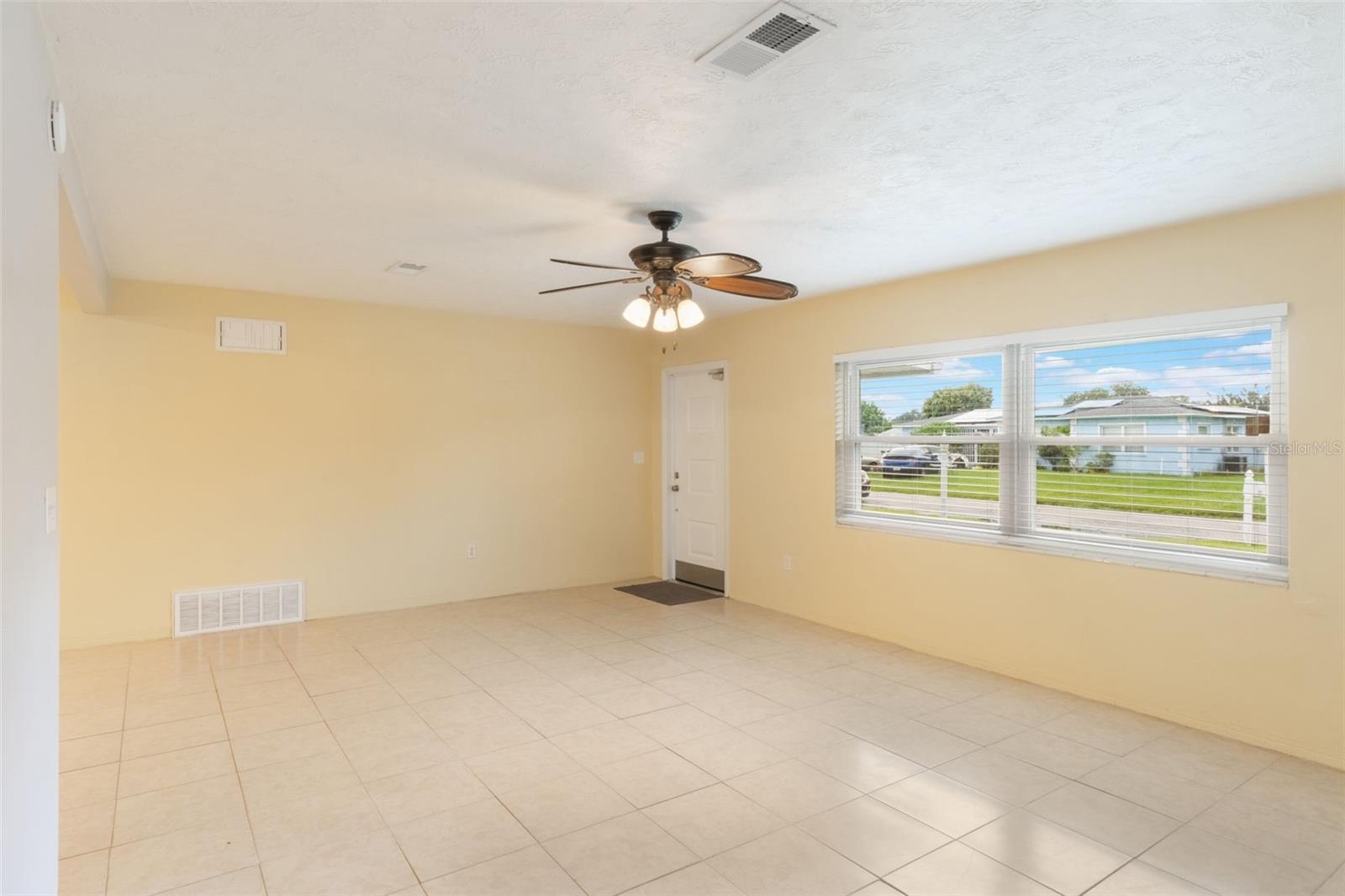 Image 7 of 28 For 1001 Lemonwood Avenue