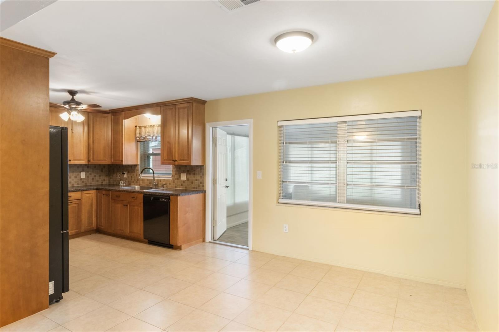Image 8 of 28 For 1001 Lemonwood Avenue