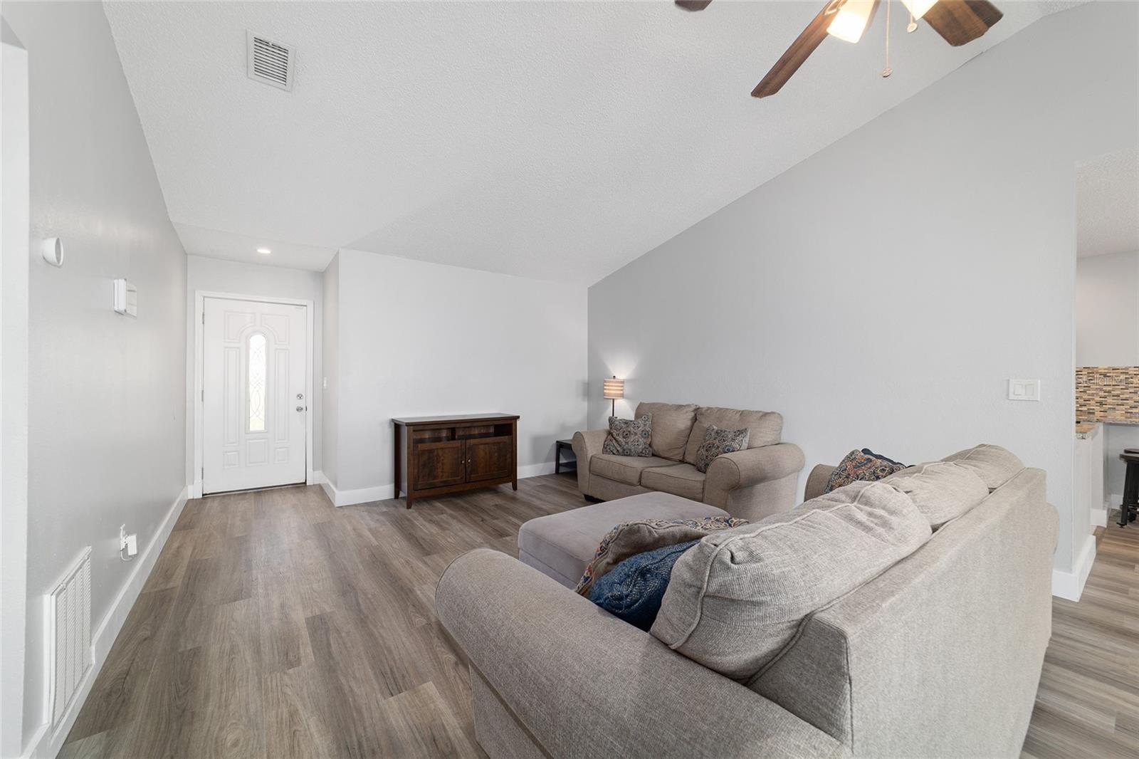 Image 7 of 45 For 3370 2nd Avenue
