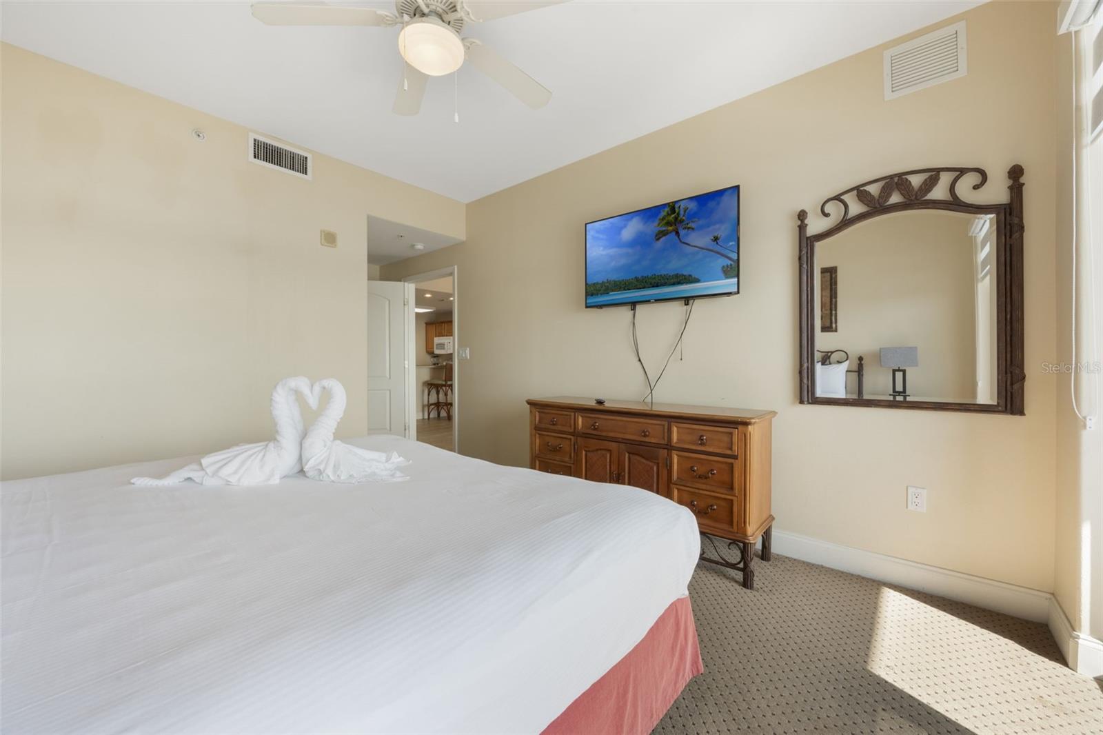 Image 18 of 42 For 13427 Blue Heron Beach Drive 1003