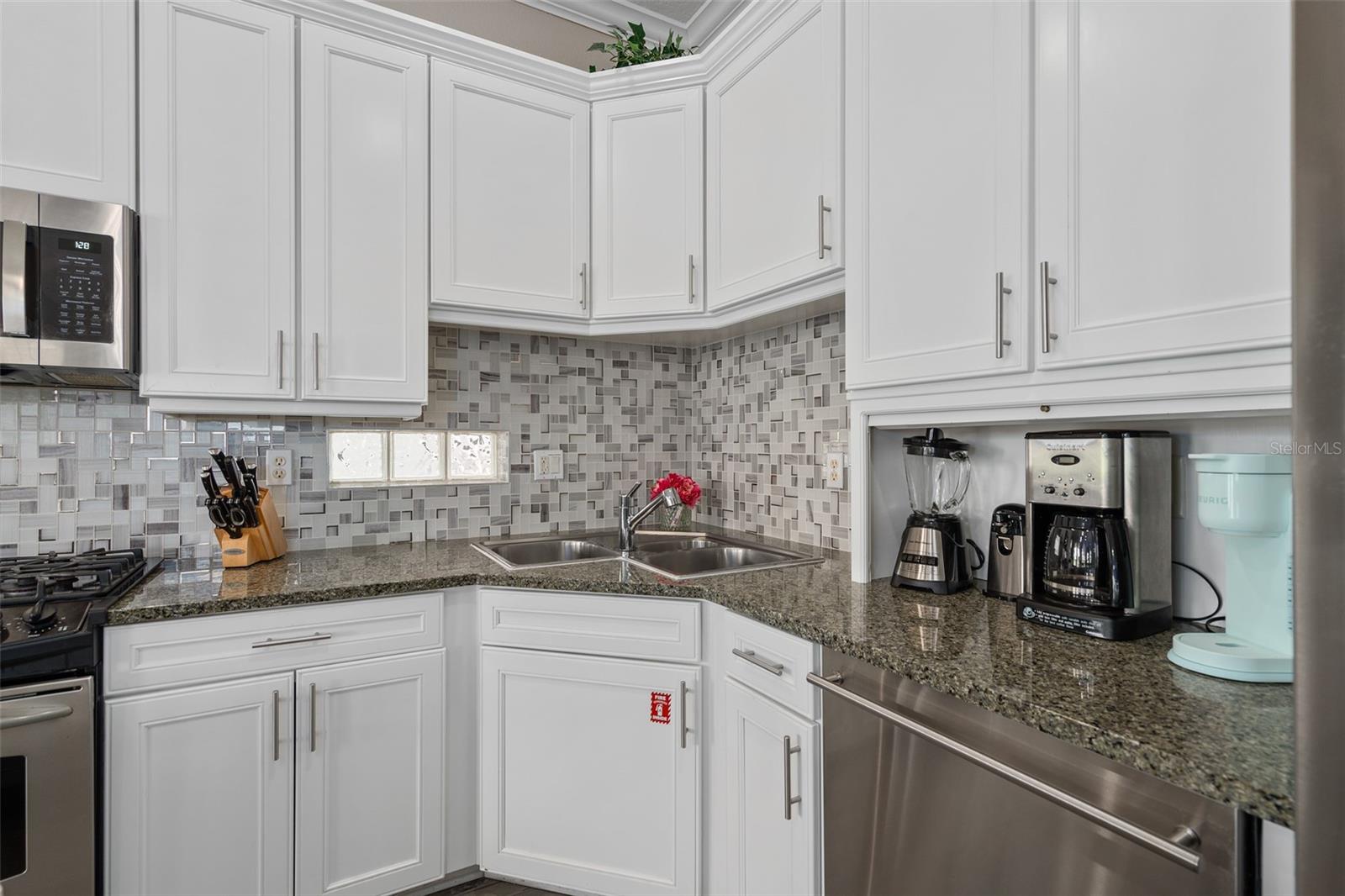 Image 12 of 92 For 1402 Titian Court