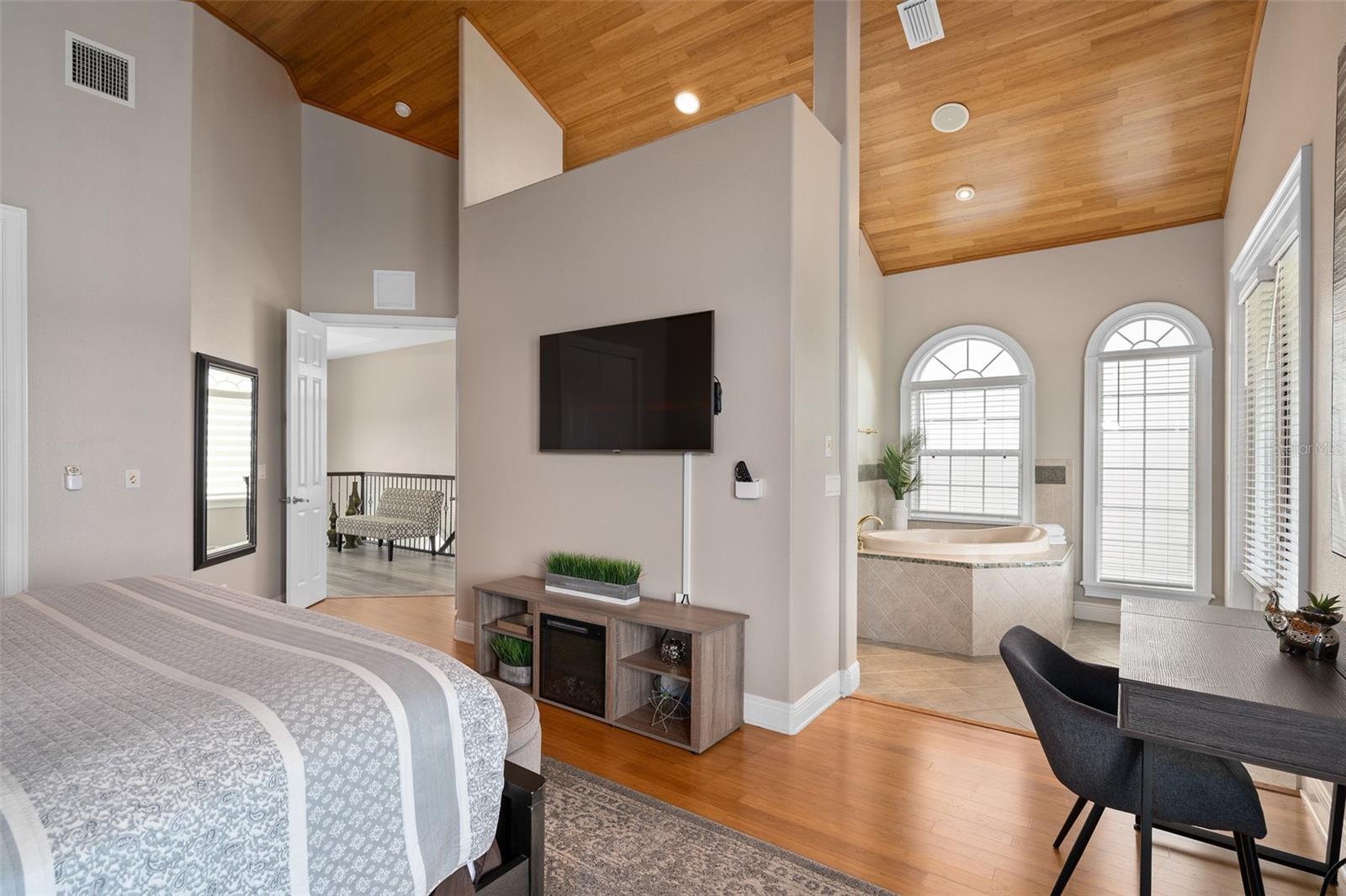 Image 34 of 92 For 1402 Titian Court
