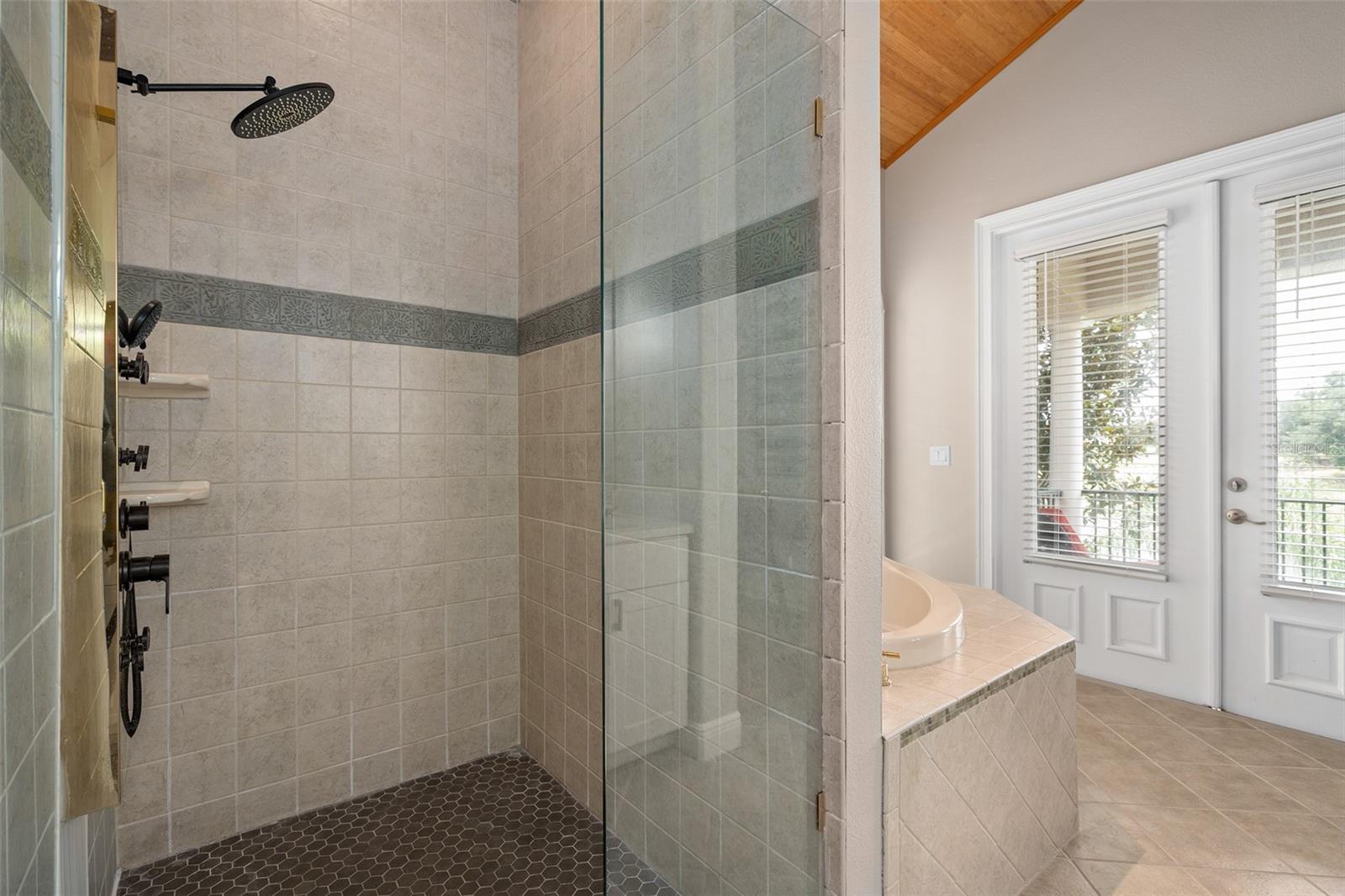 Image 37 of 92 For 1402 Titian Court