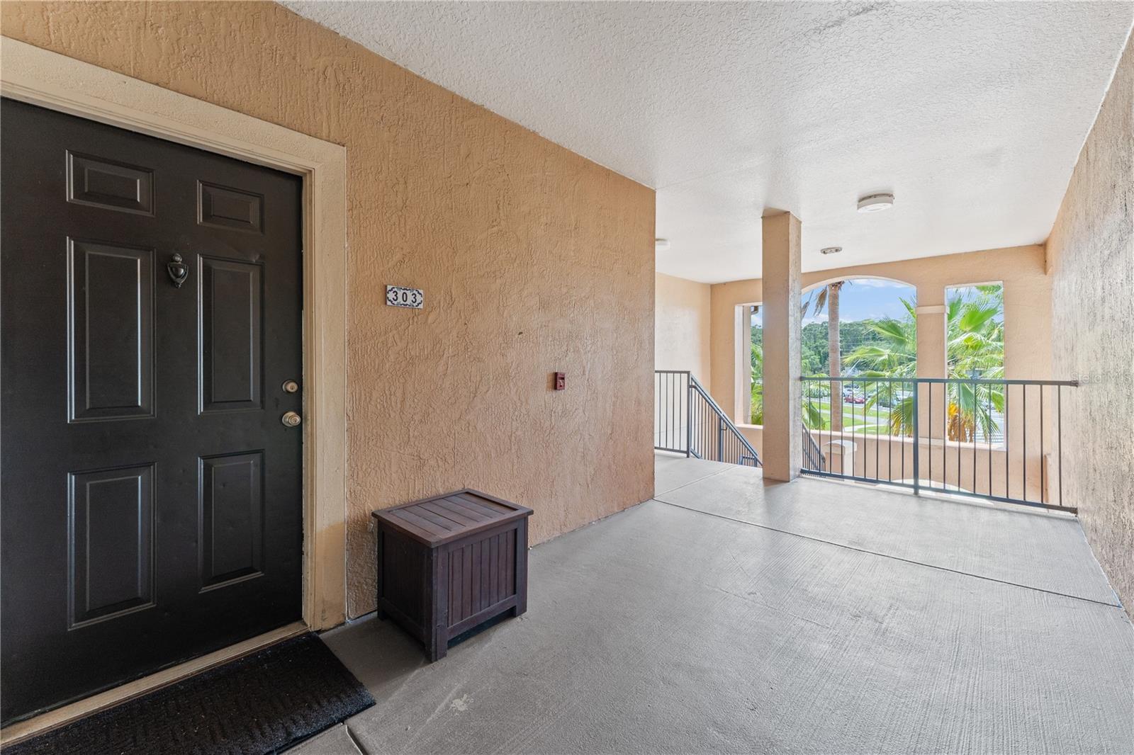 Image 10 of 33 For 5560 Metrowest Boulevard 303