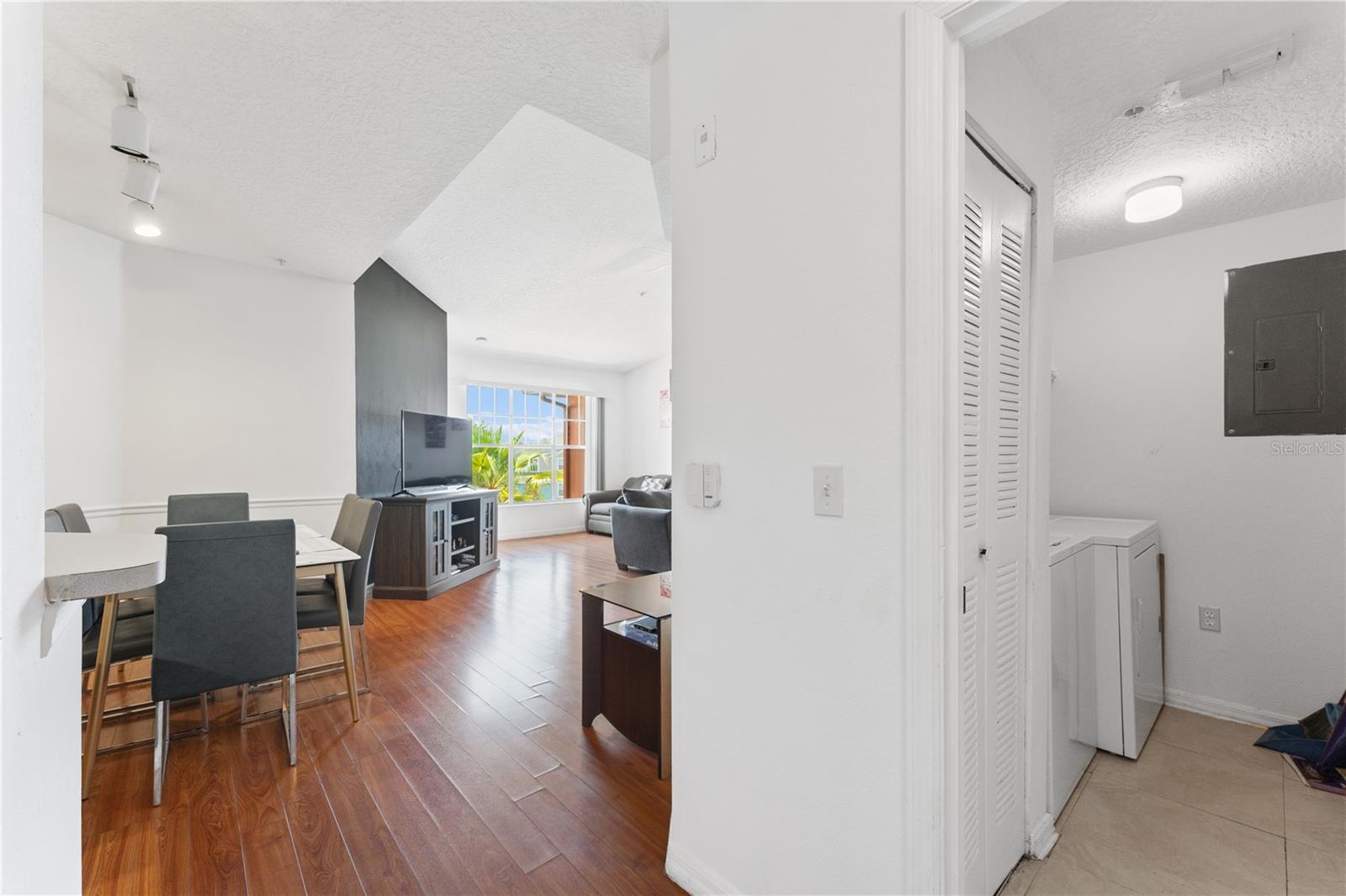 Image 11 of 33 For 5560 Metrowest Boulevard 303