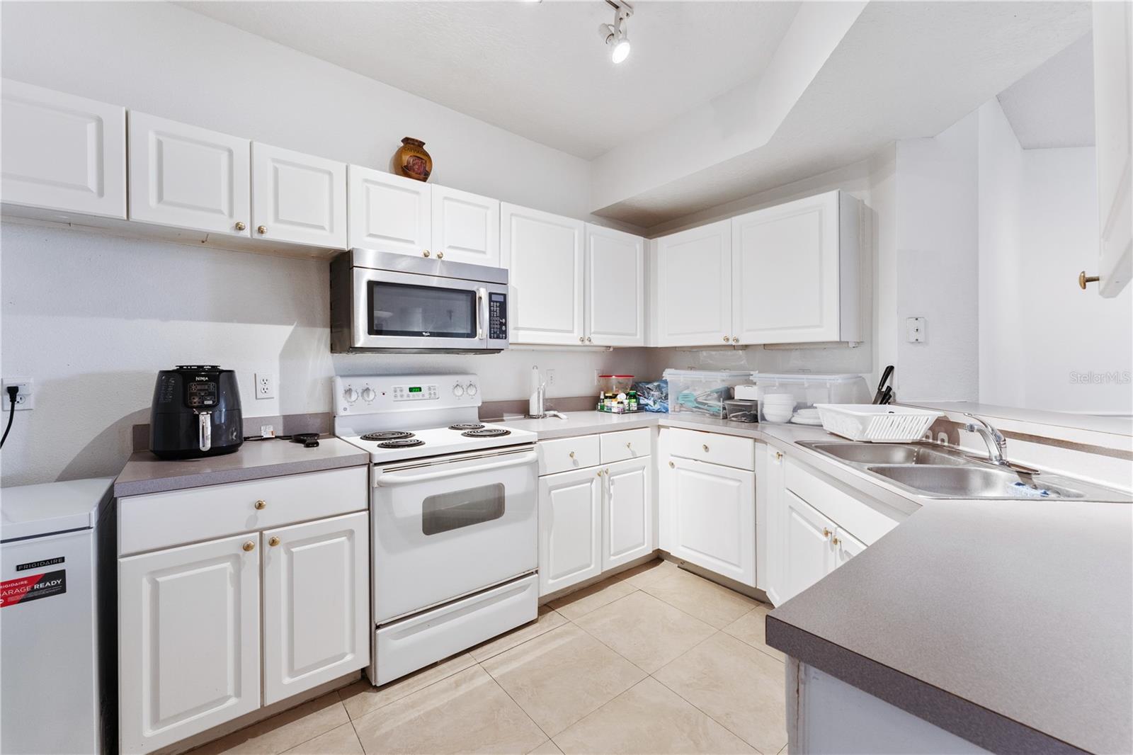 Image 12 of 33 For 5560 Metrowest Boulevard 303