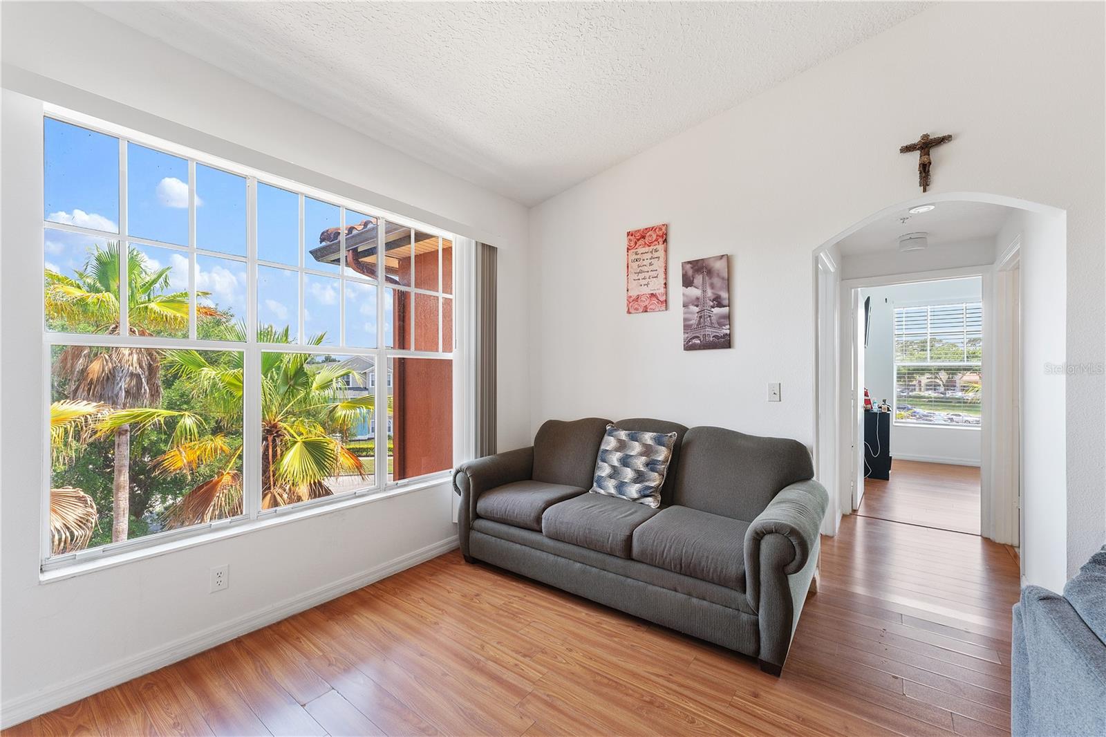 Image 23 of 33 For 5560 Metrowest Boulevard 303