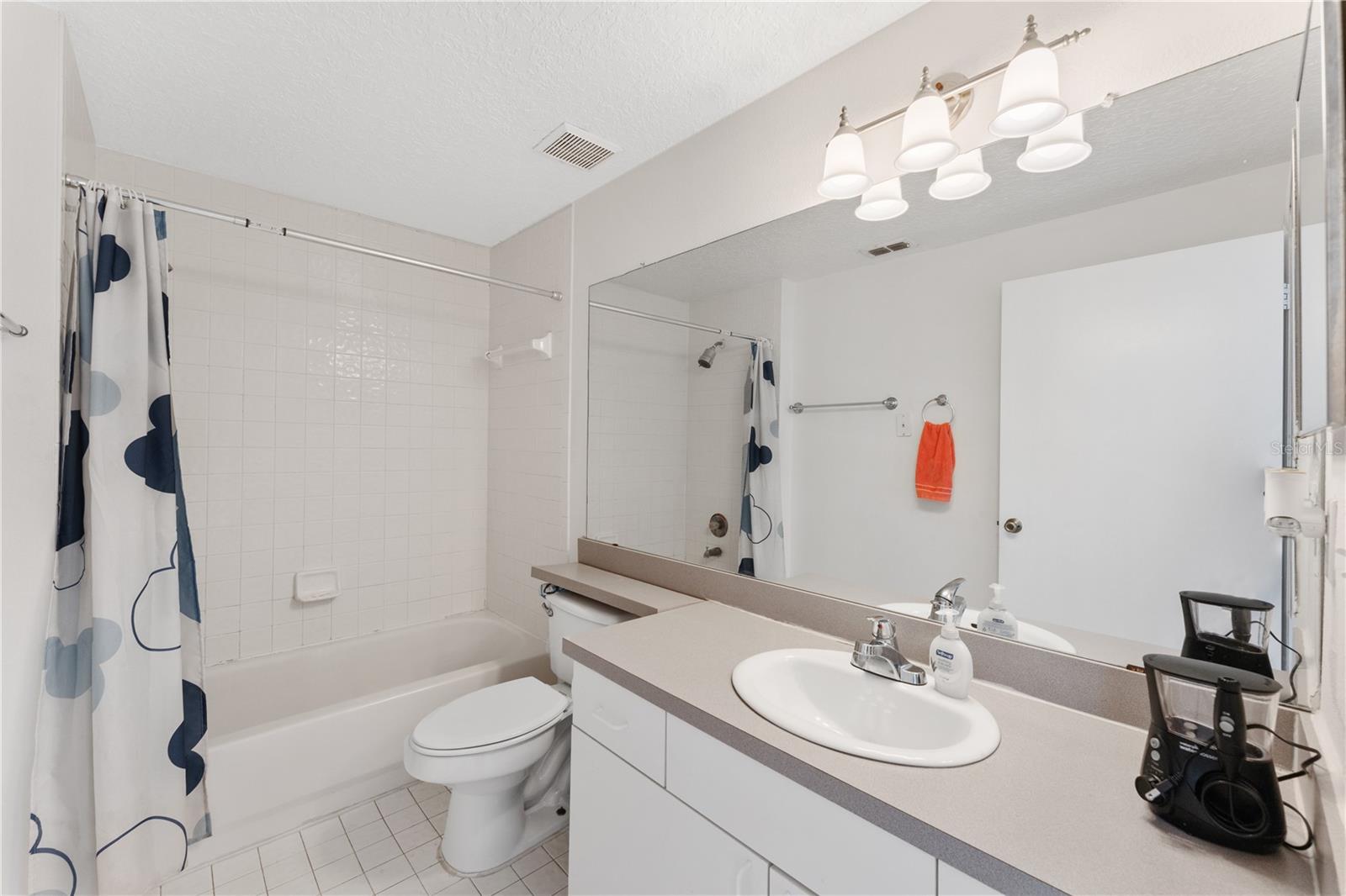 Image 26 of 33 For 5560 Metrowest Boulevard 303