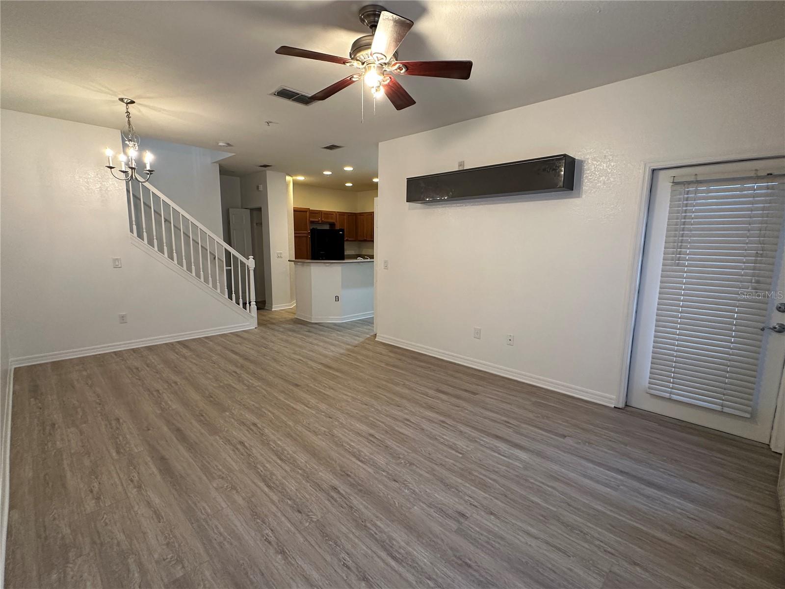 Image 11 of 22 For 2370 Grand Central Parkway 4