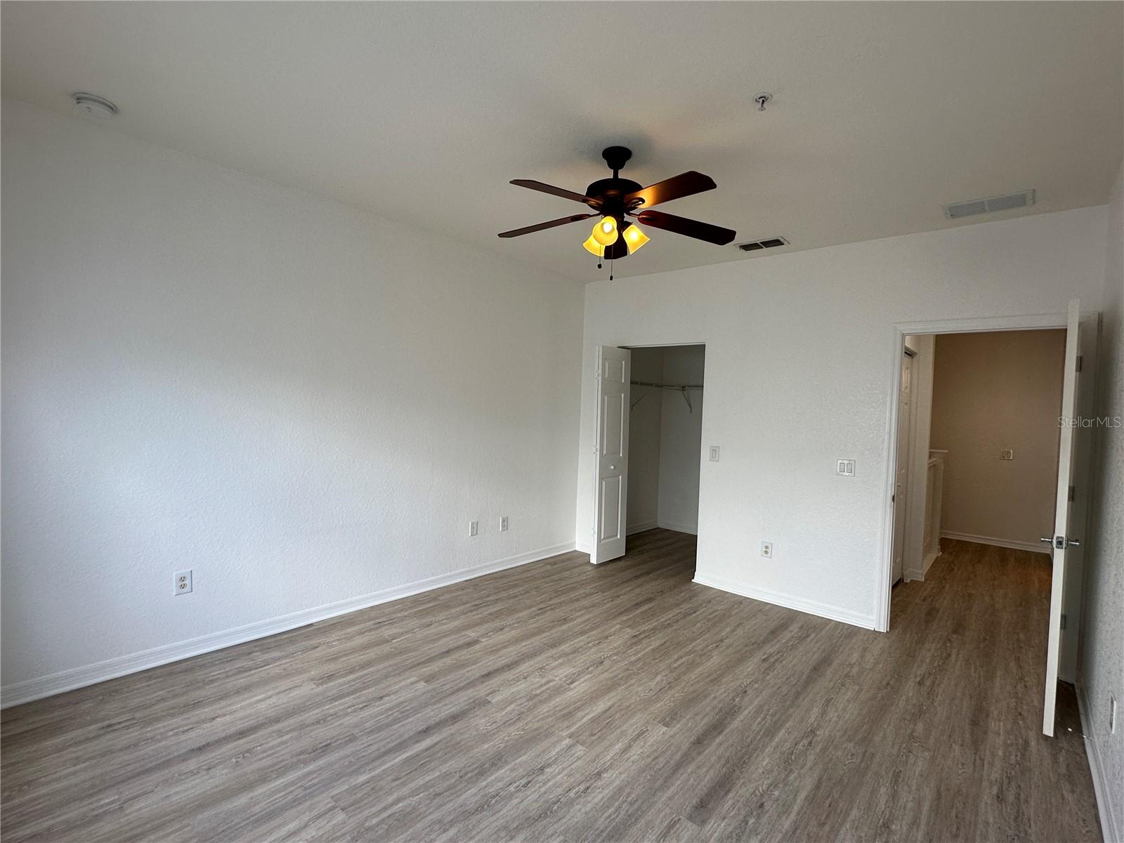 Image 15 of 22 For 2370 Grand Central Parkway 4