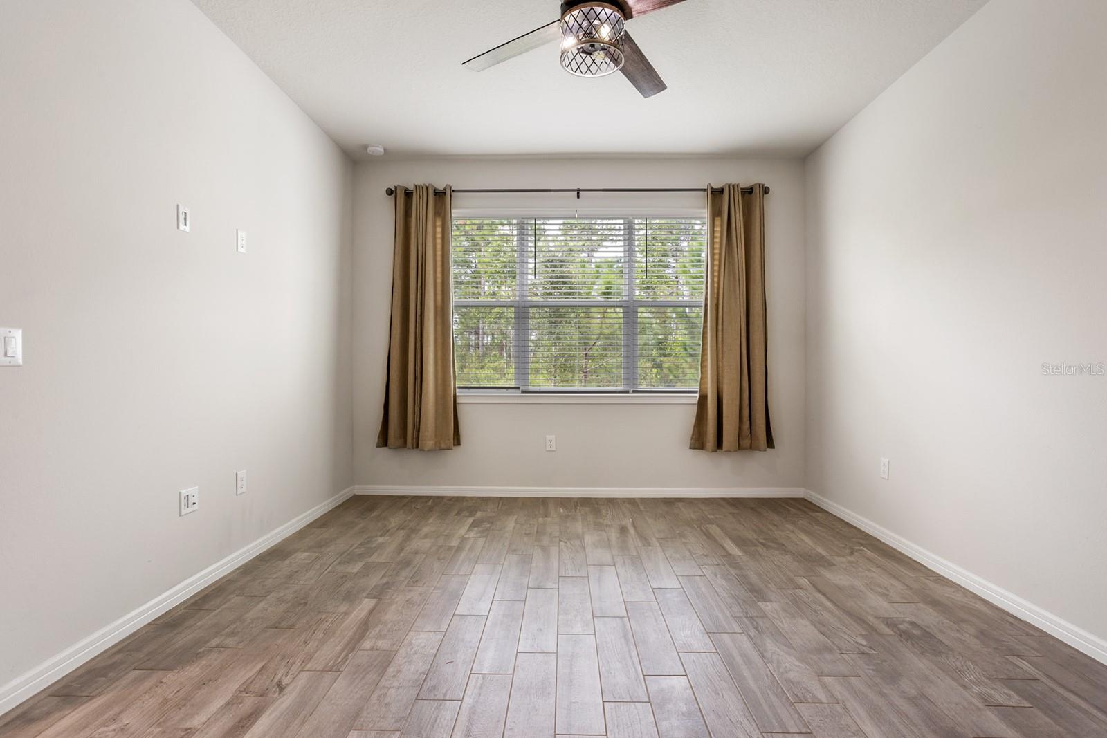 Image 12 of 40 For 2458 Cliff Way