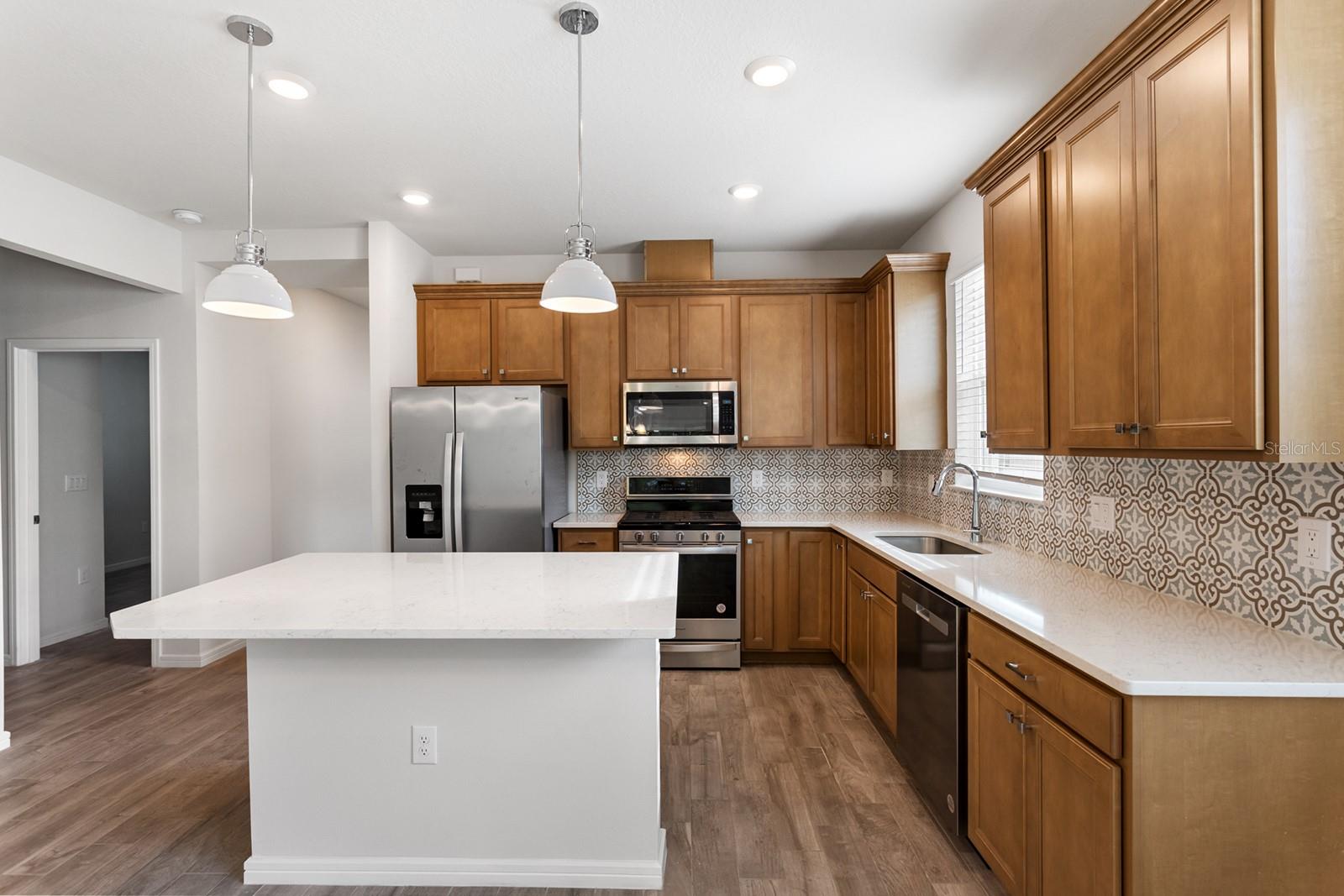 Image 15 of 40 For 2458 Cliff Way